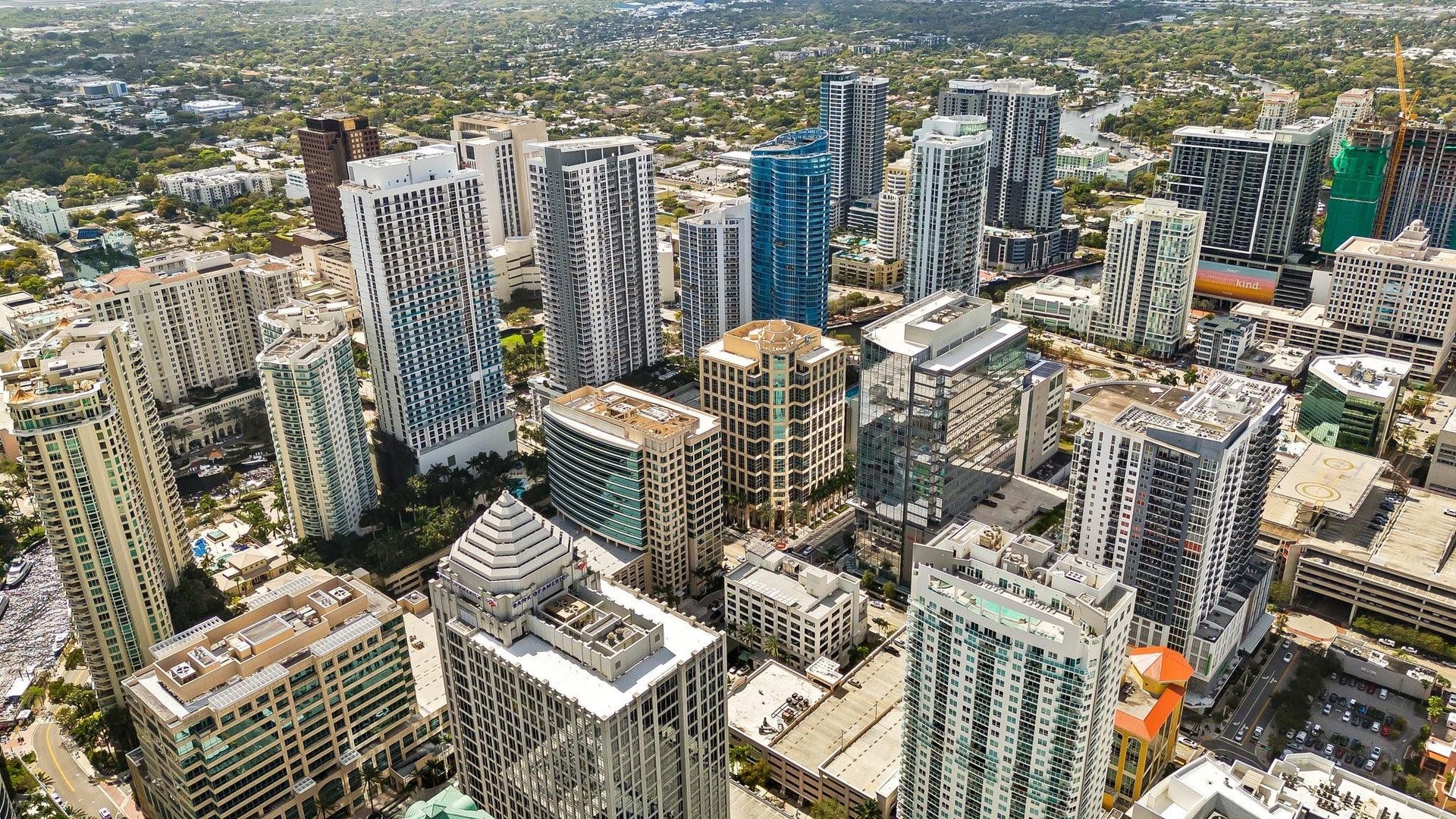 350 SE 2nd Street, #2960, Fort Lauderdale, FL 33301 Infinity Edge Rooftop Pool