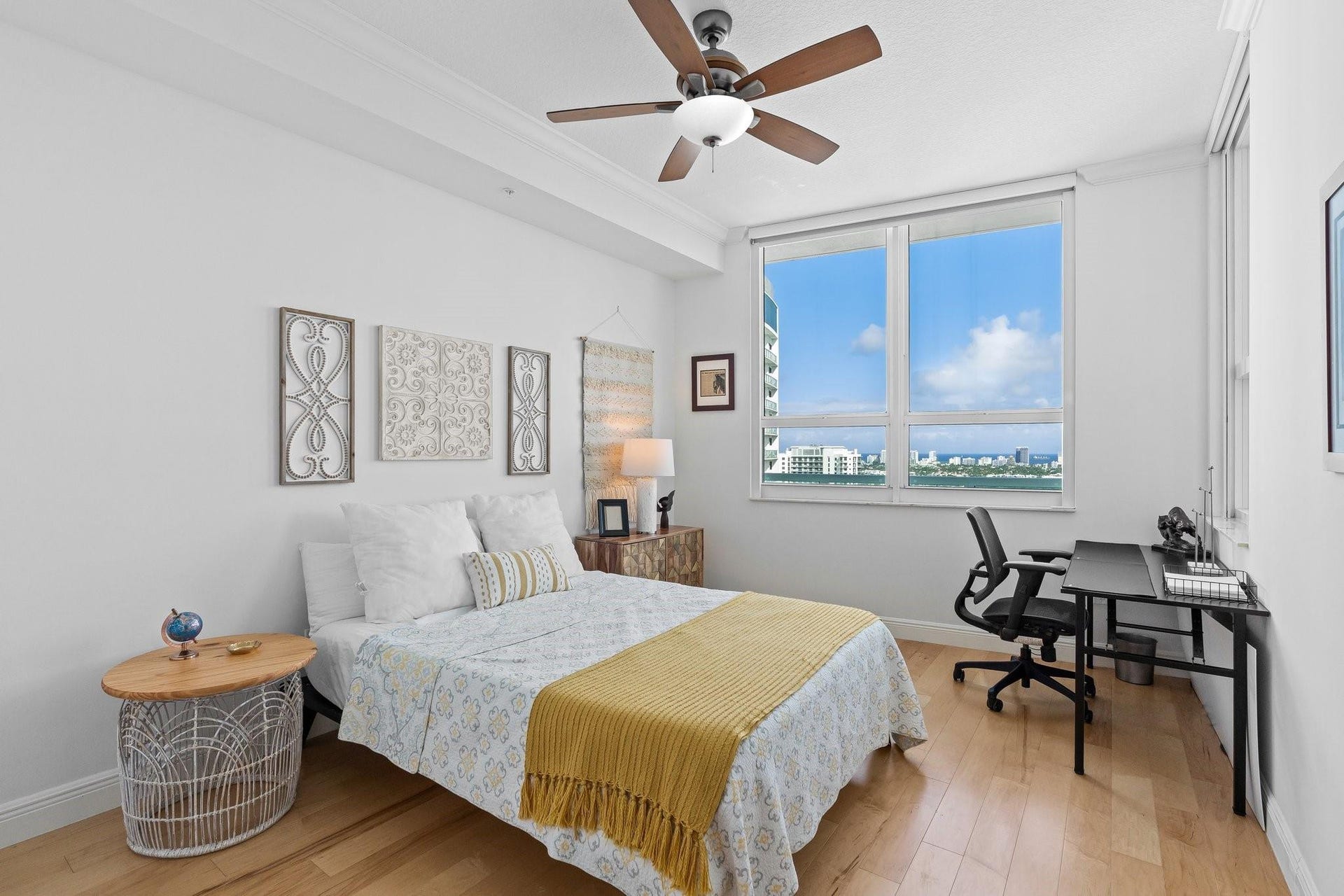 350 SE 2nd Street, #2960, Fort Lauderdale, FL 33301 King Size Bed