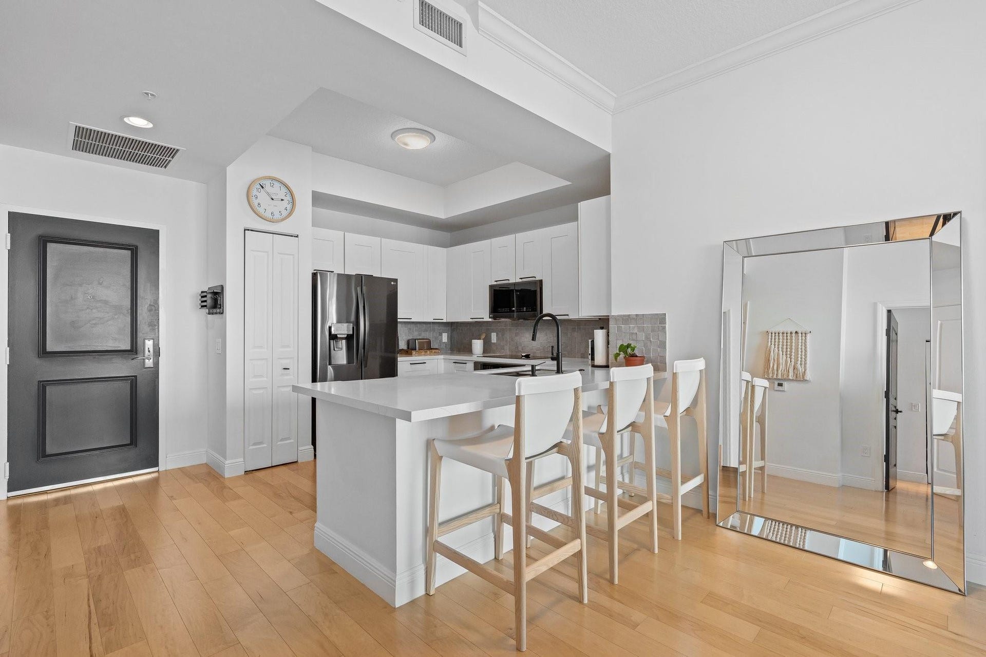 350 SE 2nd Street, #2960, Fort Lauderdale, FL 33301 Kitchen