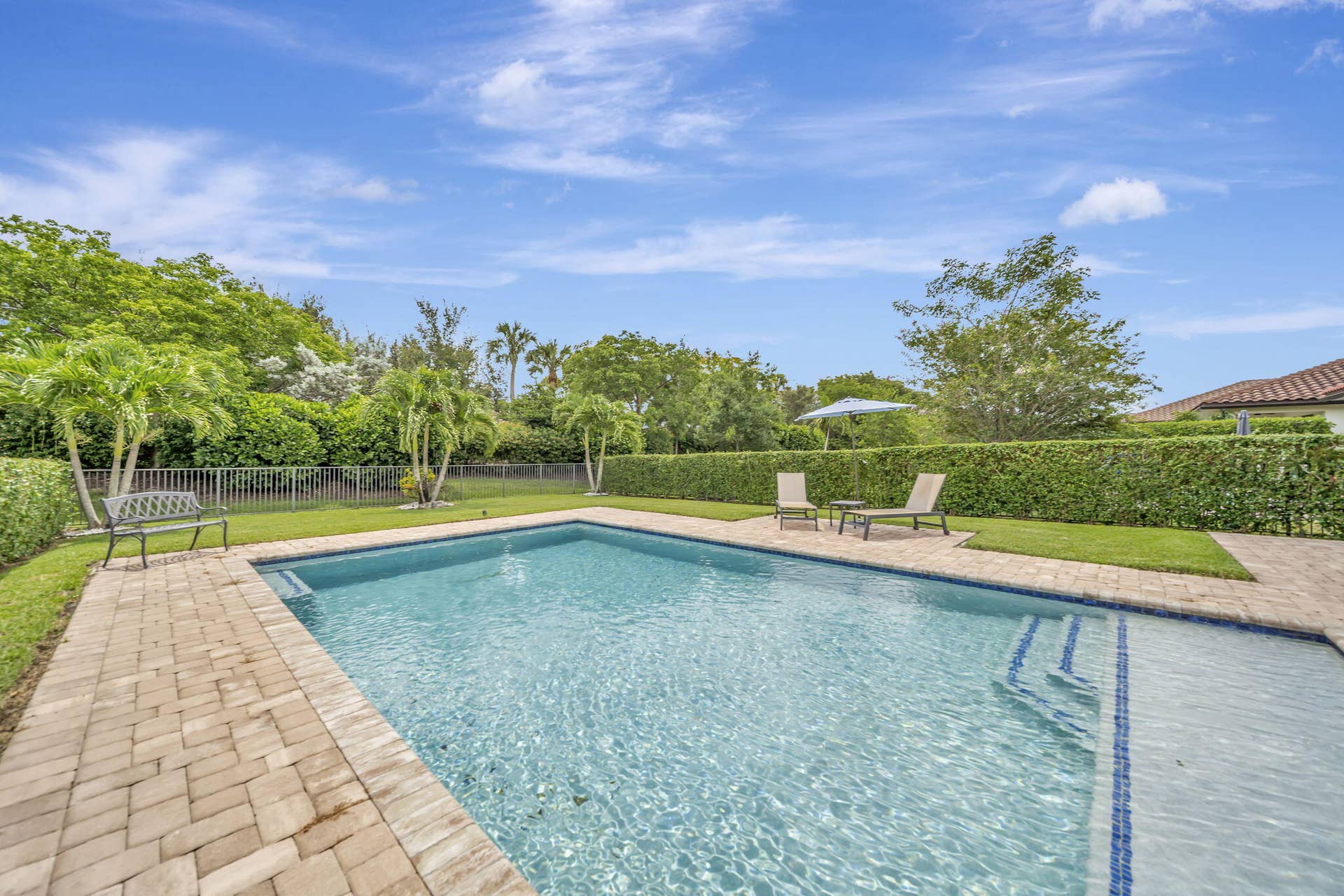 8720 E Baypoint Circle, Parkland, Parkland, FL 33076 HUGE salt pool