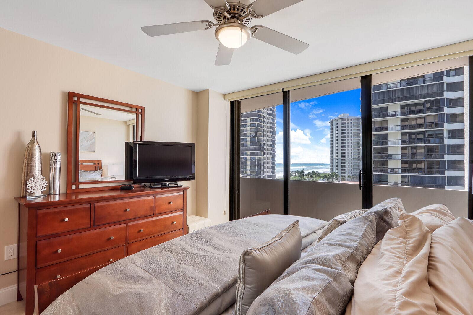 4200 N Ocean Drive, #2-802, Singer Island, FL 33404 25_Image_25_mls