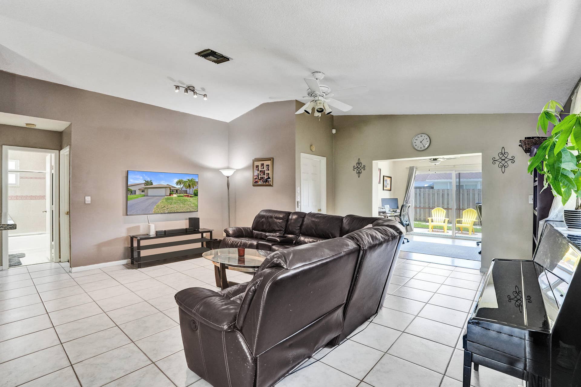8340 SW 41st Street, Davie, FL 33328 DSC04805