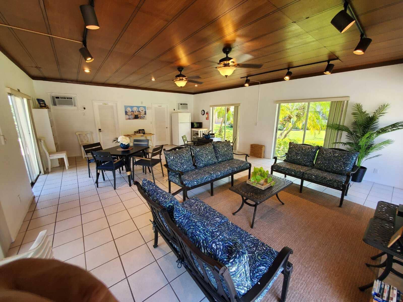 1481 S Ocean Boulevard, #339, Lauderdale By The Sea, FL 33062 WhatsApp Image 2025-04-18 at 13.01.16_85