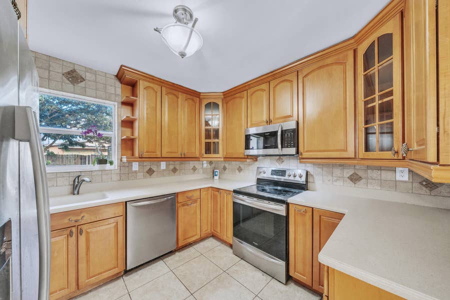Property photo for 301 N 65th Way, Hollywood, FL