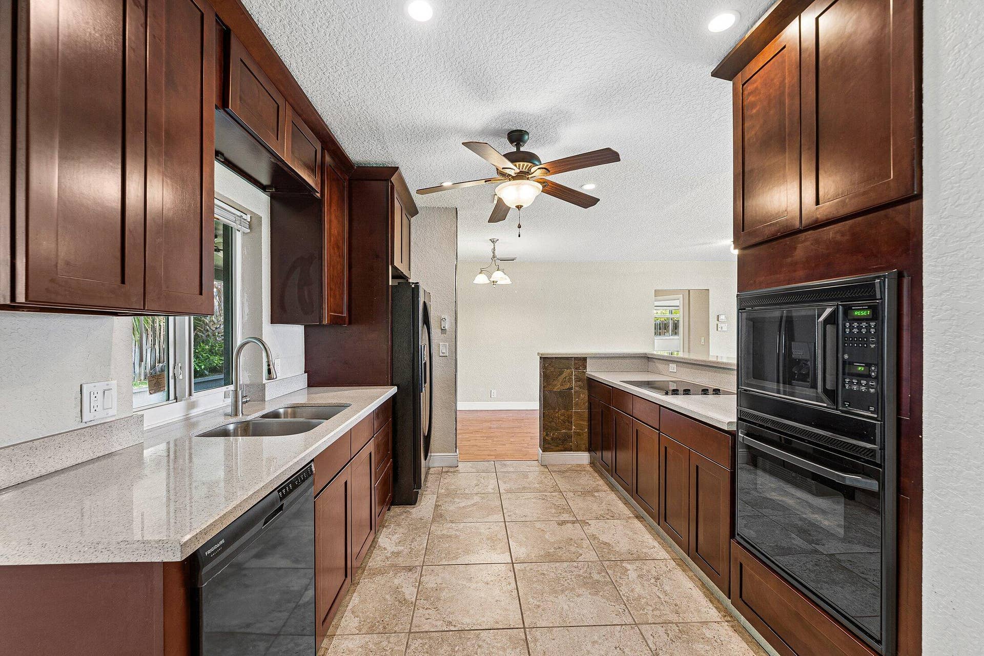 301 SE 3rd Street, Deerfield Beach, FL 33441 011-301Southeast3rdStreet-DeerfieldBeach