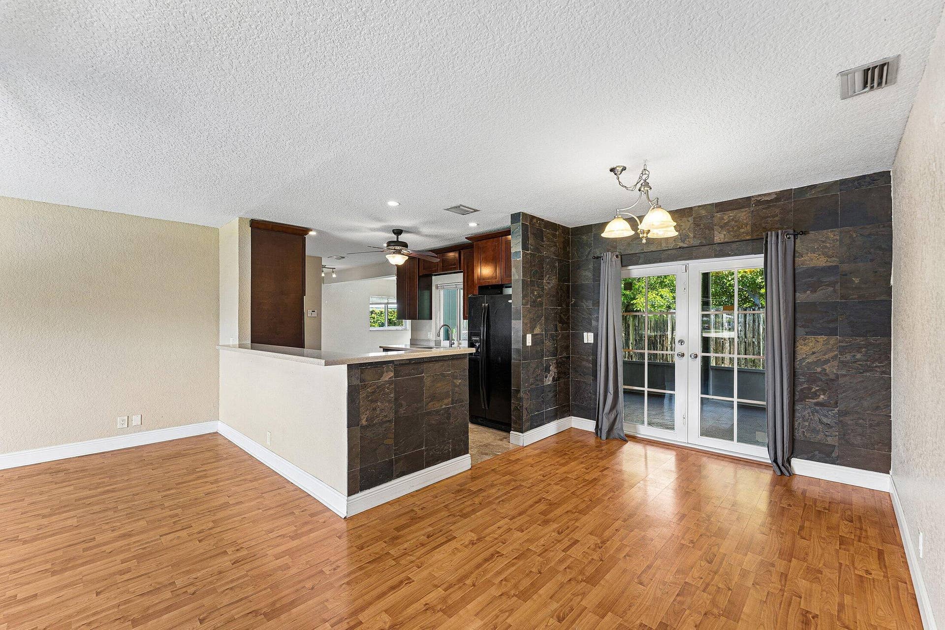 301 SE 3rd Street, Deerfield Beach, FL 33441 009-301Southeast3rdStreet-DeerfieldBeach