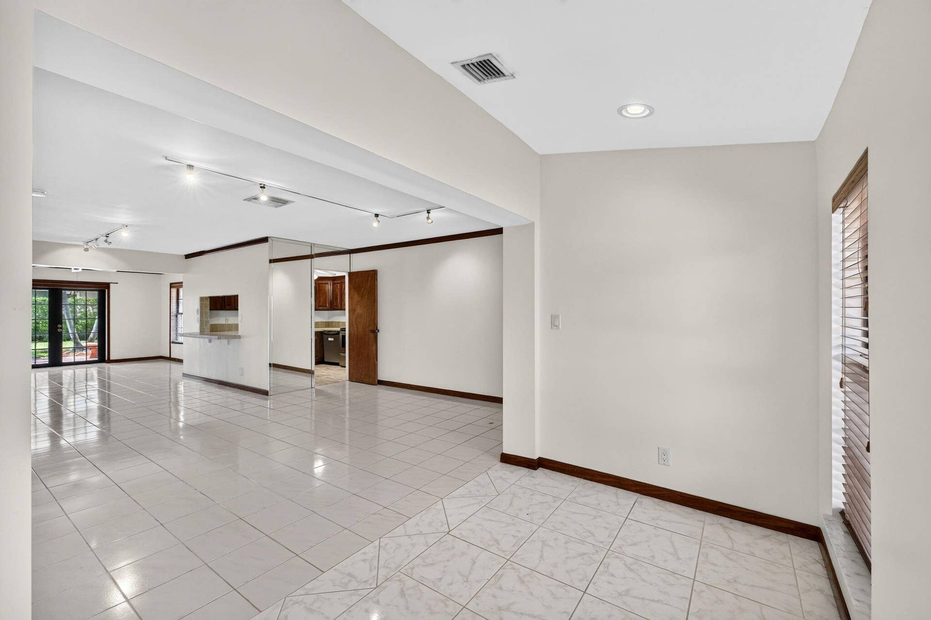 2060 Tropic Isle, Lauderdale-By-The-Sea, Lauderdale By The Sea, FL 33062 37-web-or-mls-699A1815