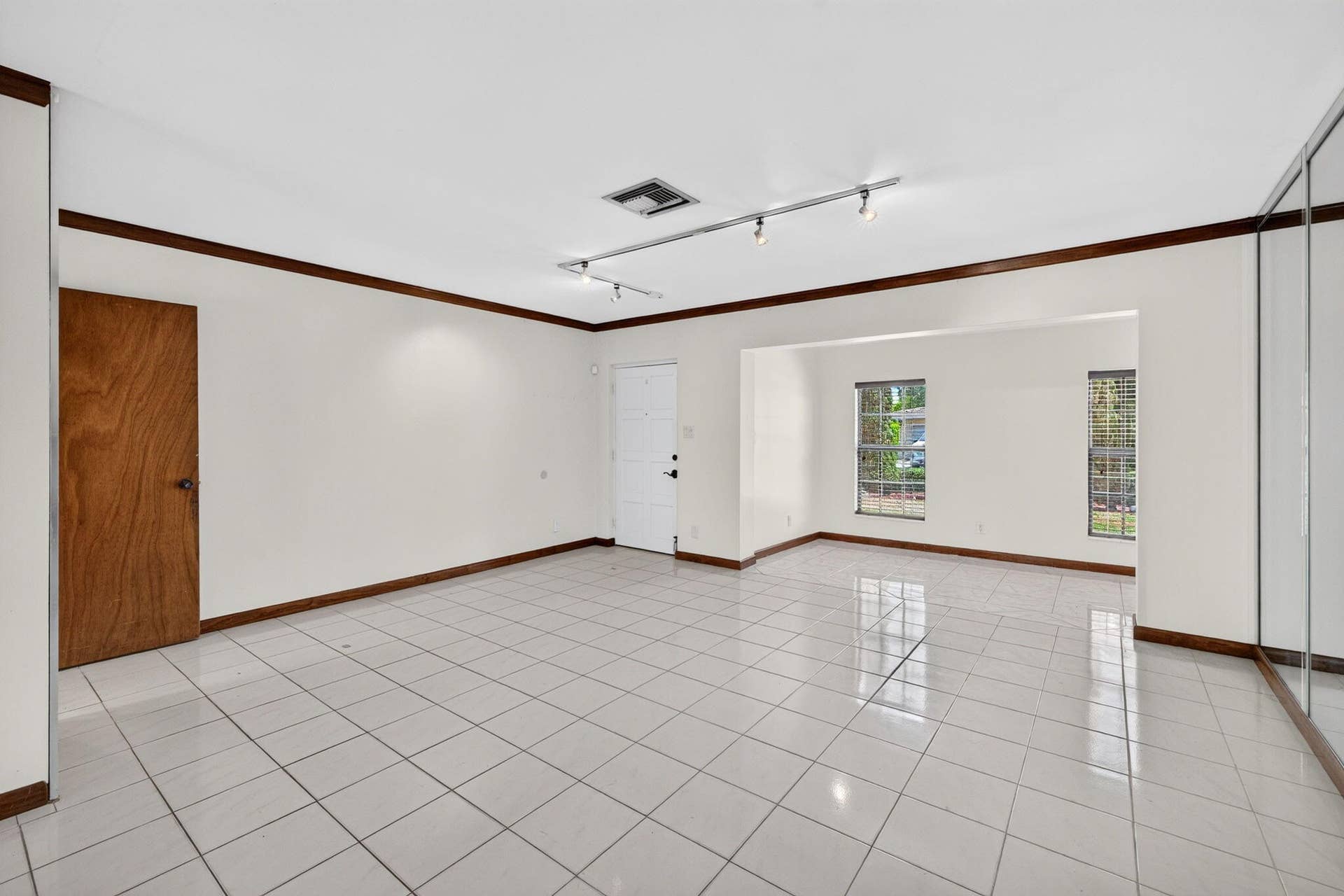 2060 Tropic Isle, Lauderdale-By-The-Sea, Lauderdale By The Sea, FL 33062 9-web-or-mls-699A1590