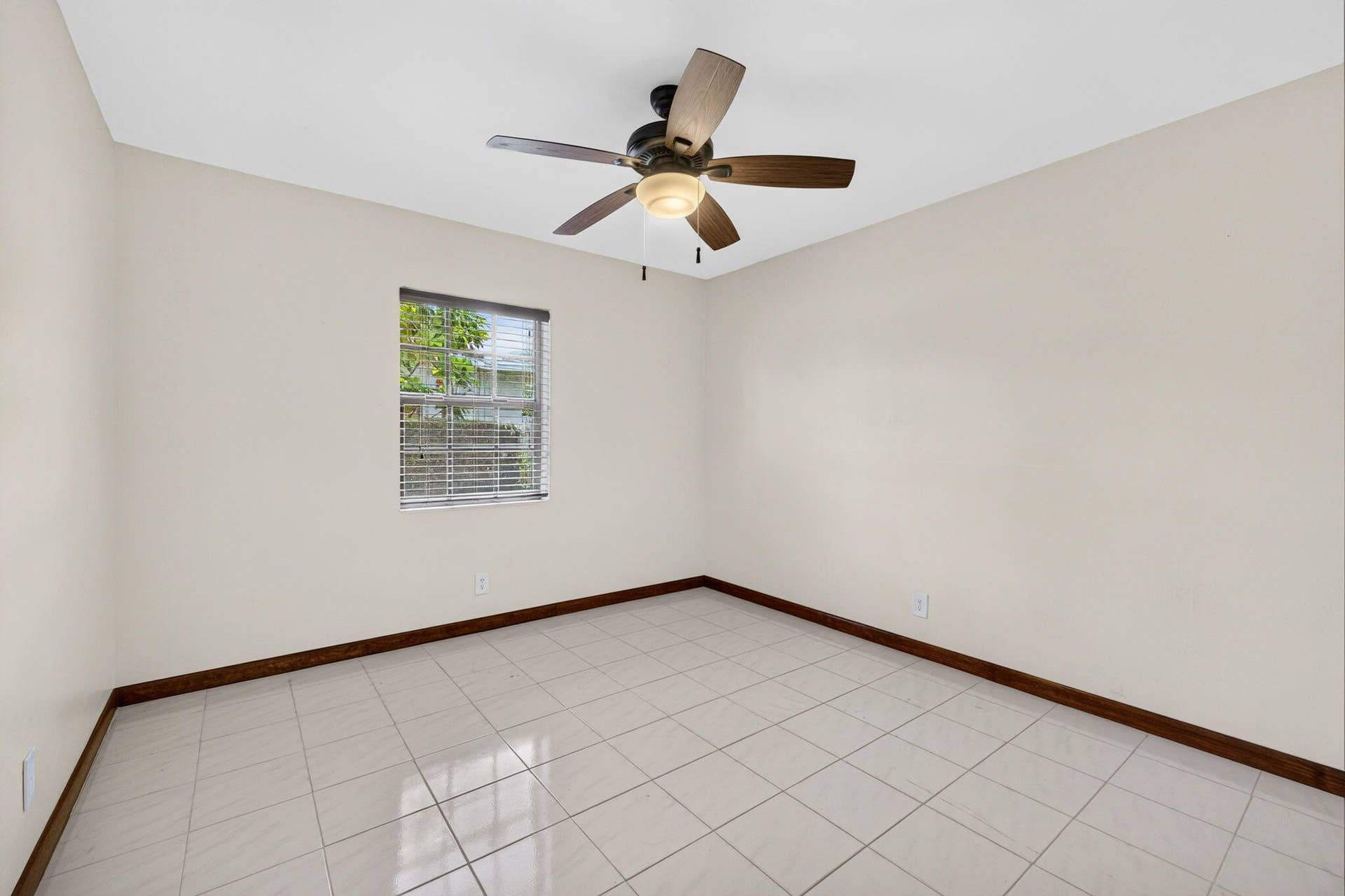 2060 Tropic Isle, Lauderdale-By-The-Sea, Lauderdale By The Sea, FL 33062 43-web-or-mls-699A1855