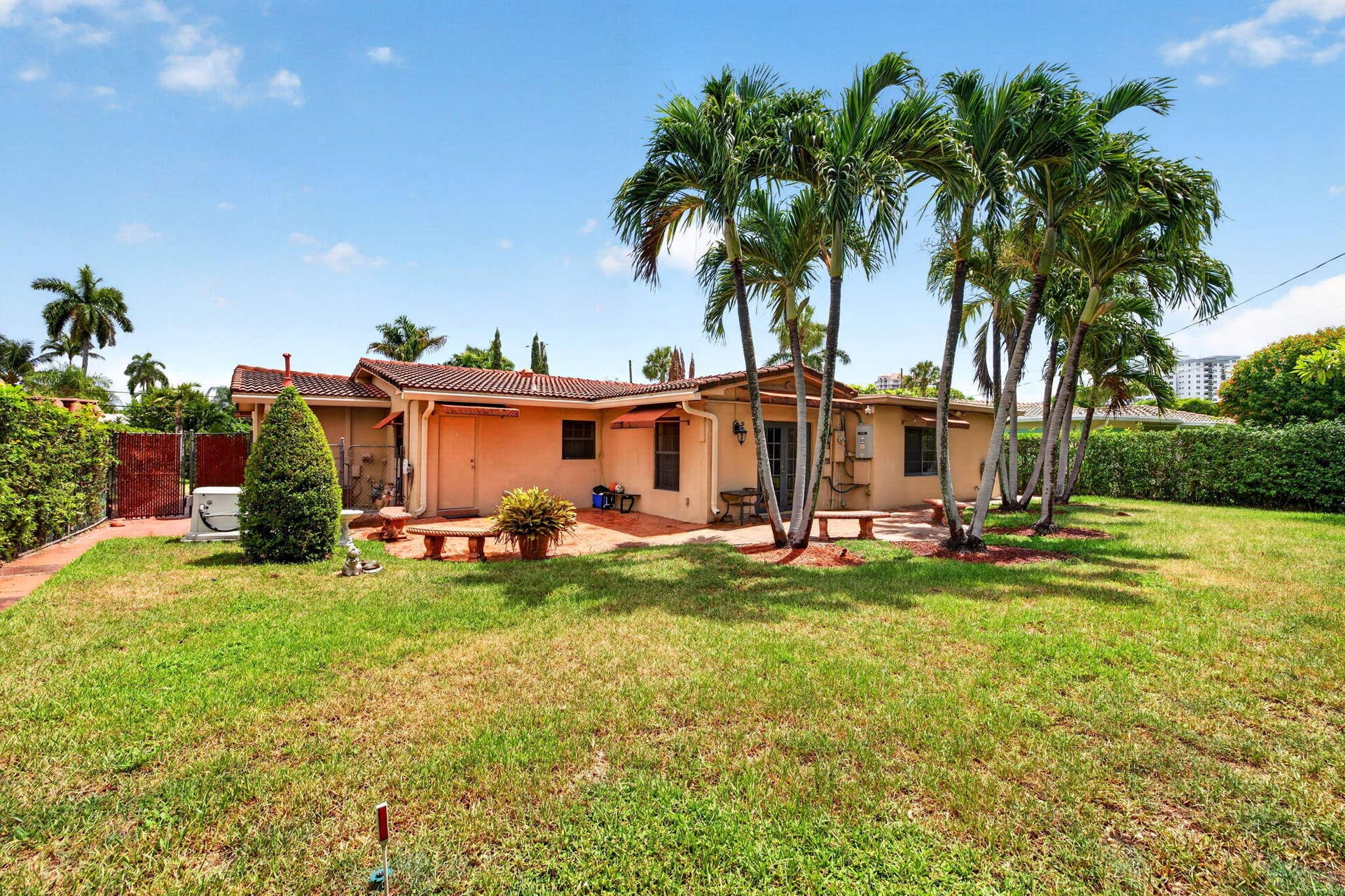 2060 Tropic Isle, Lauderdale-By-The-Sea, Lauderdale By The Sea, FL 33062 61-web-or-mls-699A1516