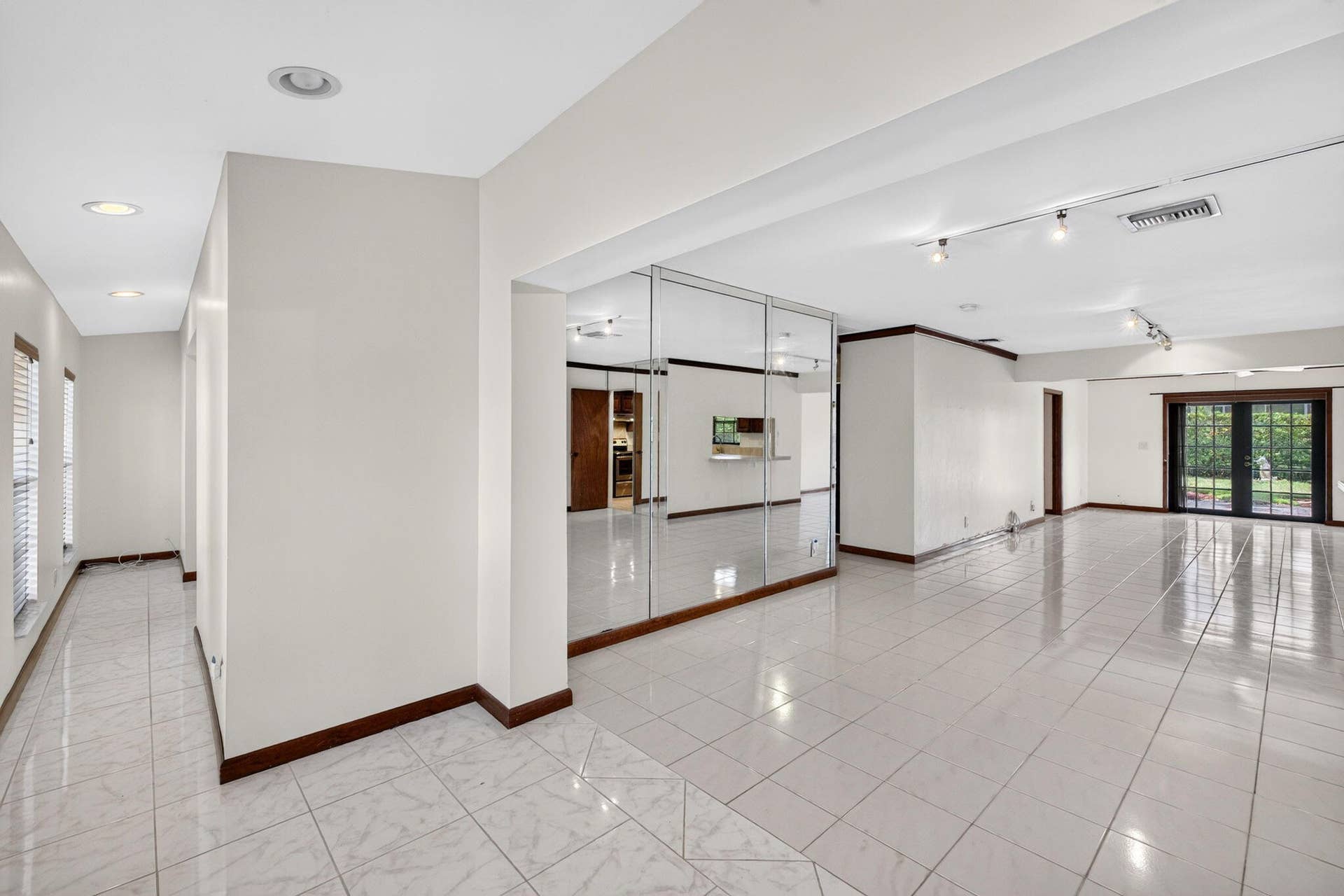 2060 Tropic Isle, Lauderdale-By-The-Sea, Lauderdale By The Sea, FL 33062 38-web-or-mls-699A1821