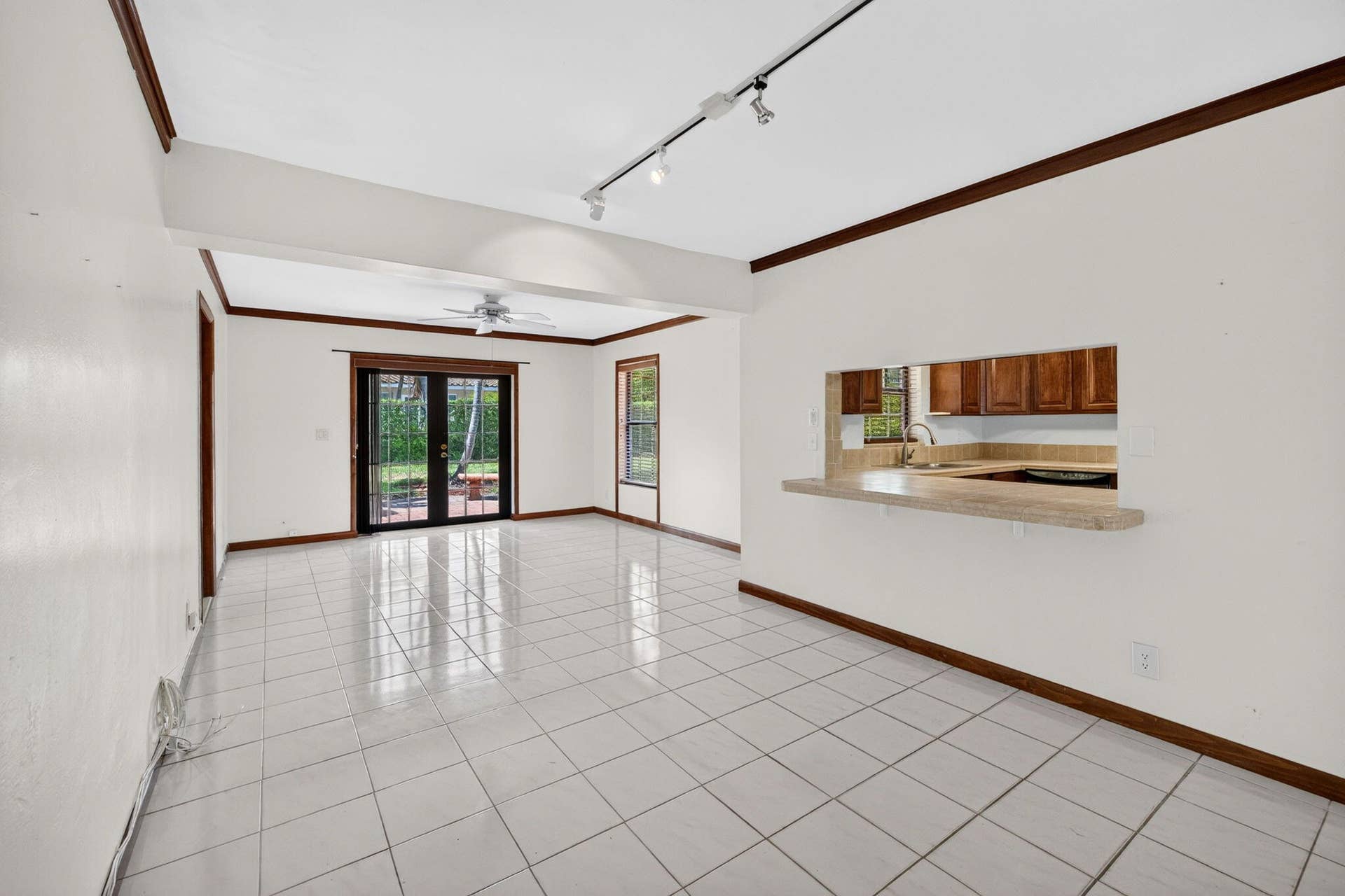 2060 Tropic Isle, Lauderdale-By-The-Sea, Lauderdale By The Sea, FL 33062 11-web-or-mls-699A1599