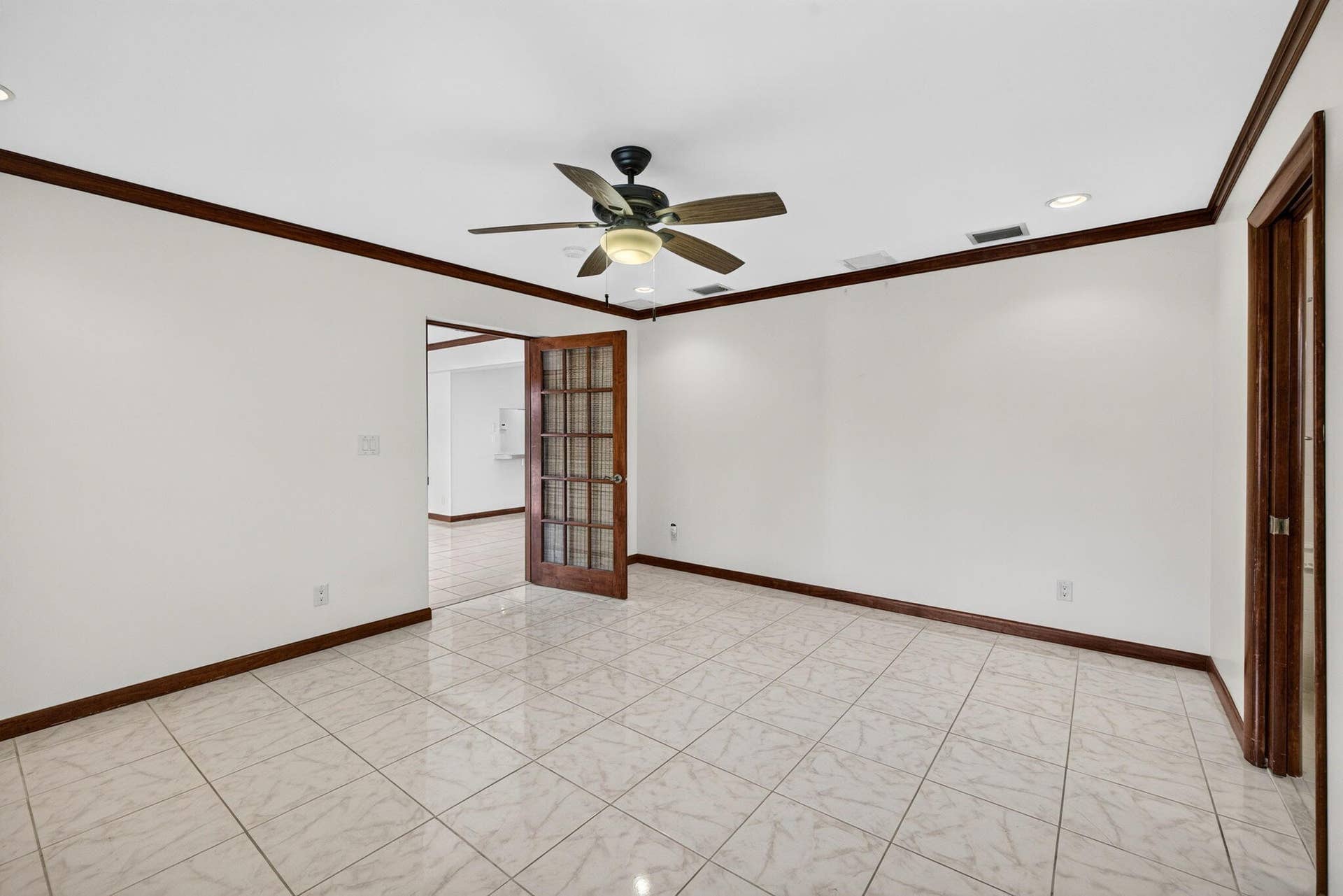2060 Tropic Isle, Lauderdale-By-The-Sea, Lauderdale By The Sea, FL 33062 23-web-or-mls-699A1699
