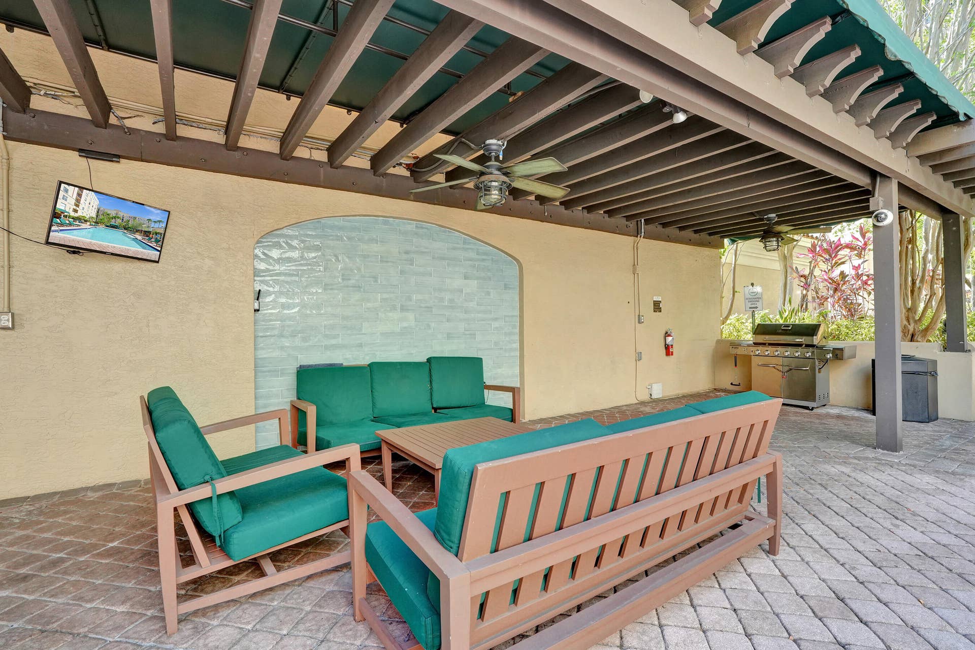520 SE 5 Avenue, #1203, Fort Lauderdale, FL 33301 Bar/Barbecue