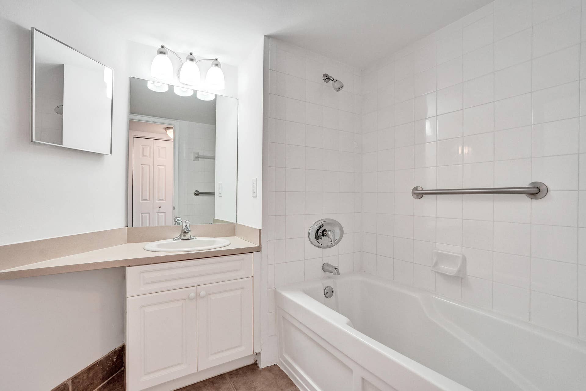 520 SE 5 Avenue, #1203, Fort Lauderdale, FL 33301 Master Bathroom