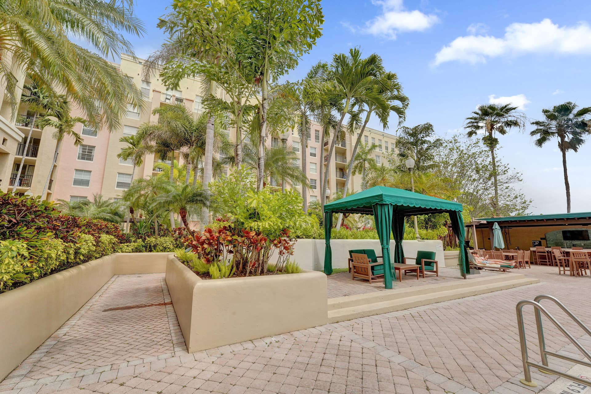 520 SE 5 Avenue, #1203, Fort Lauderdale, FL 33301 Cabanas by the Pool