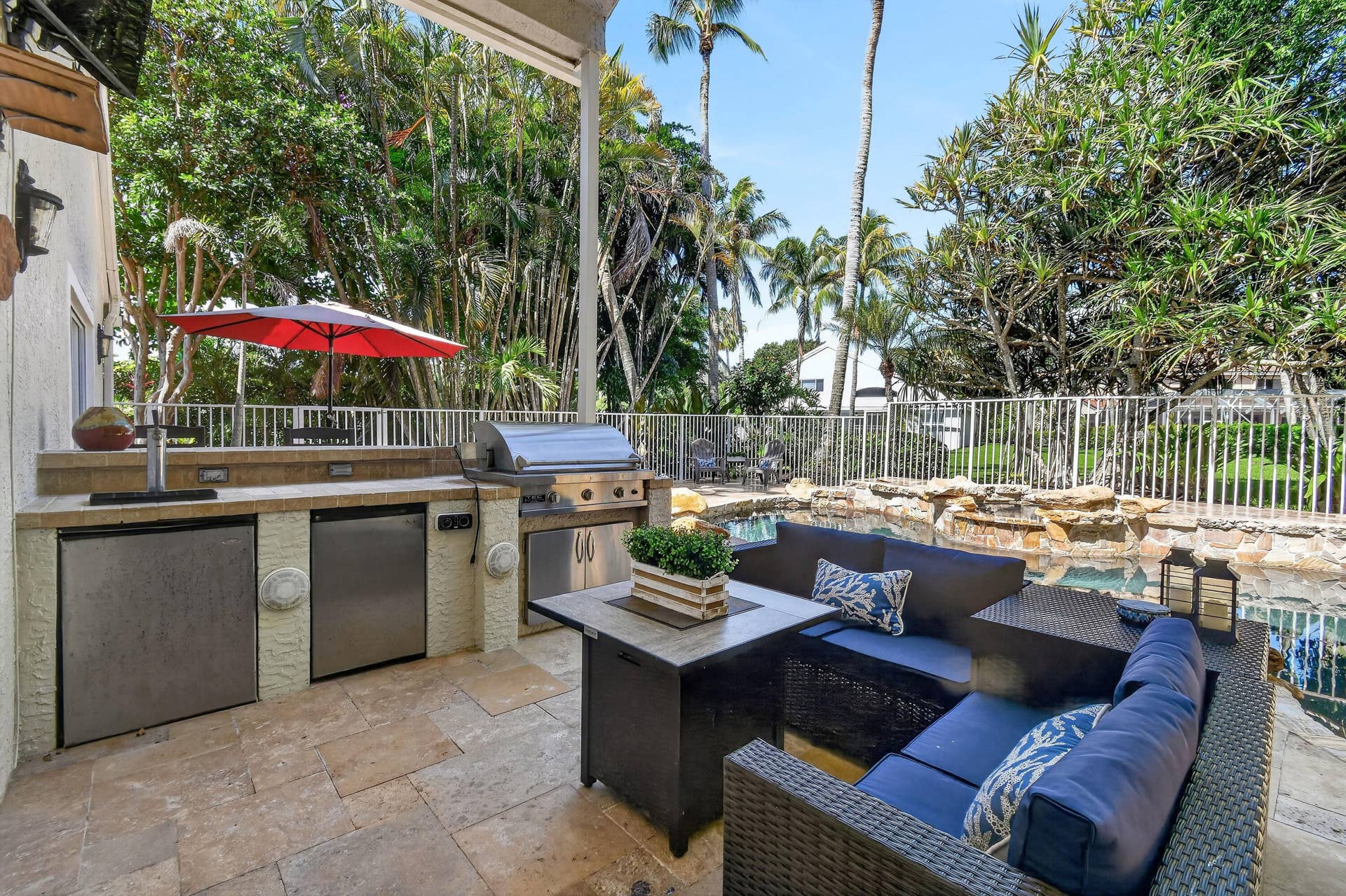 276 Swan Lane, Jupiter, FL 33458 Outdoor Built in Bbq