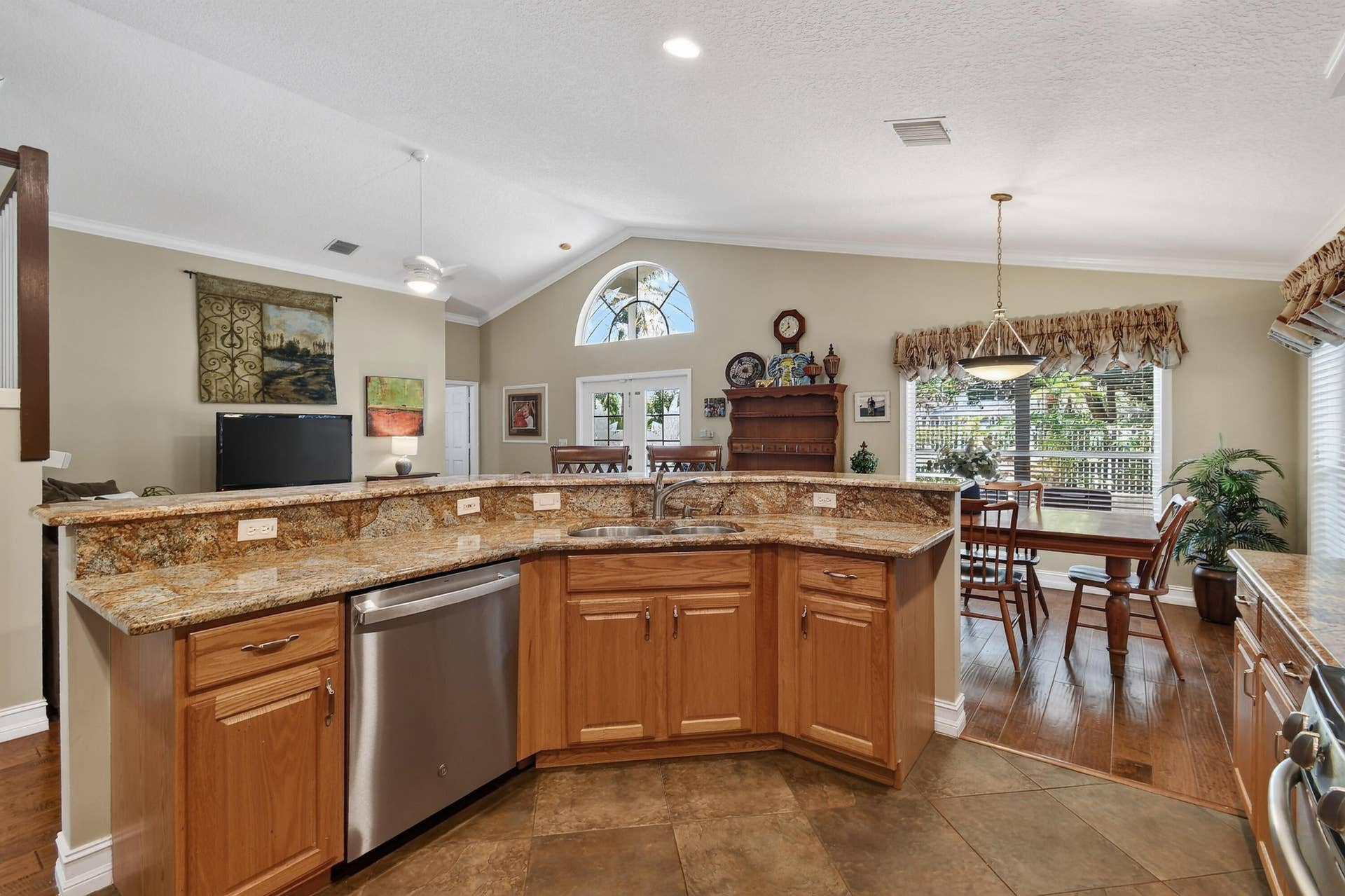 276 Swan Lane, Jupiter, FL 33458 Kitchen Island