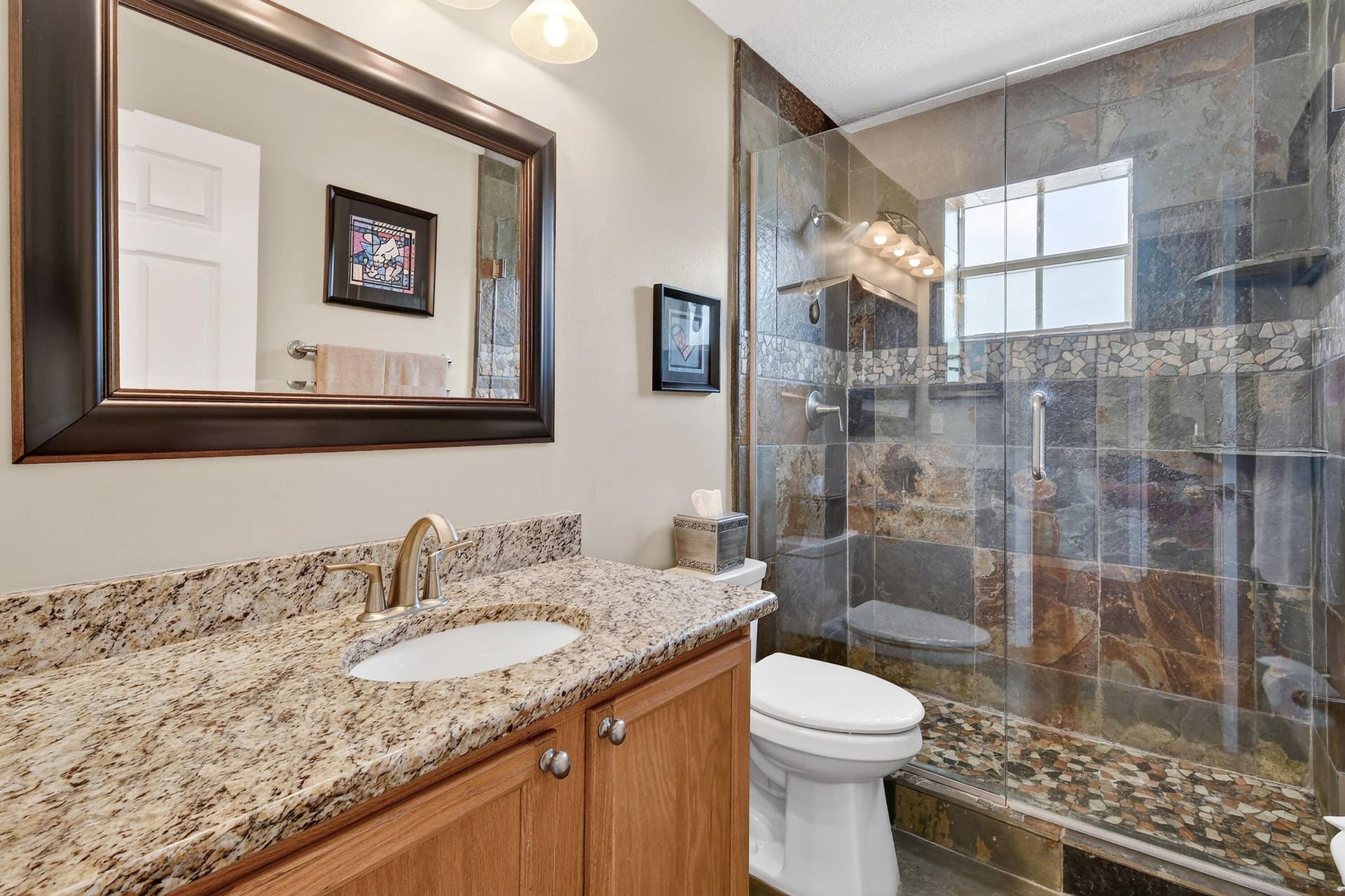 276 Swan Lane, Jupiter, FL 33458 Guest Bath