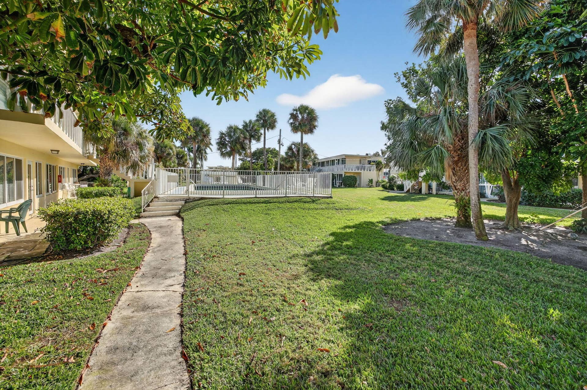 2755 NE 28th Avenue, #E2, Lighthouse Point, Lighthouse Point, FL 33064 41-web-or-mls-699A5717