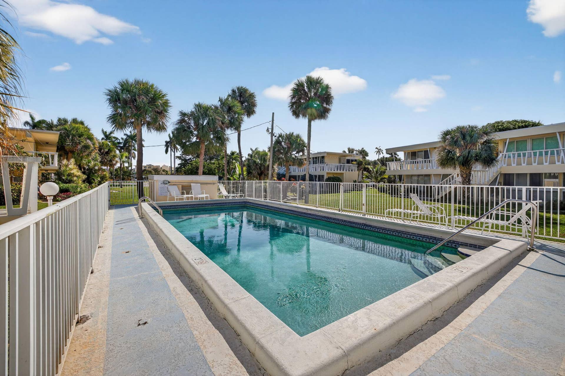 2755 NE 28th Avenue, #E2, Lighthouse Point, Lighthouse Point, FL 33064 44-web-or-mls-699A5701