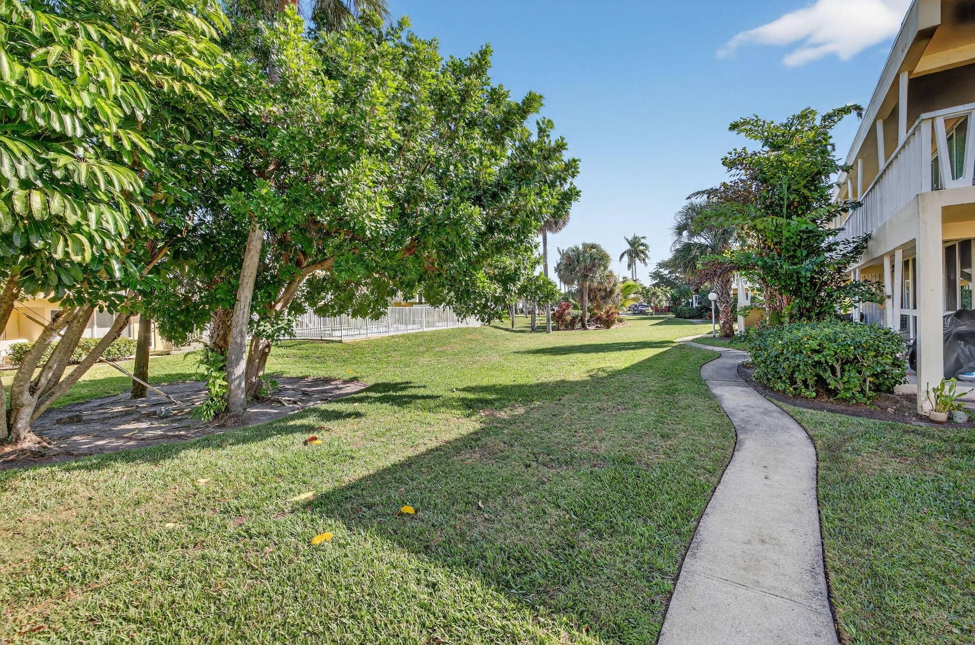 2755 NE 28th Avenue, #E2, Lighthouse Point, Lighthouse Point, FL 33064 42-web-or-mls-699A5690