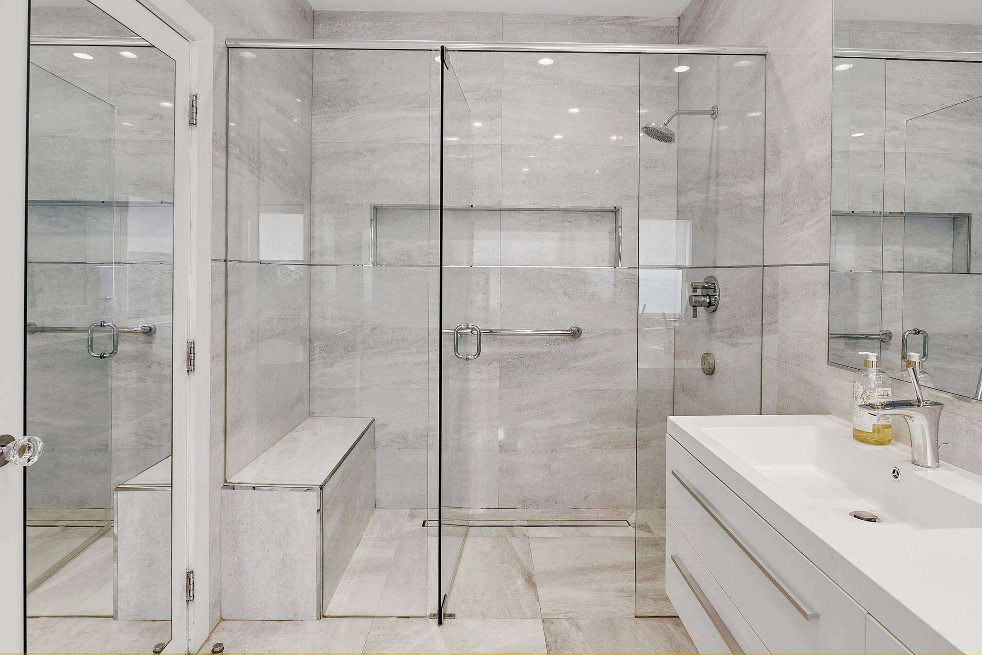 17771 Foxborough Lane, Boca Raton, FL 33496 her bathroom