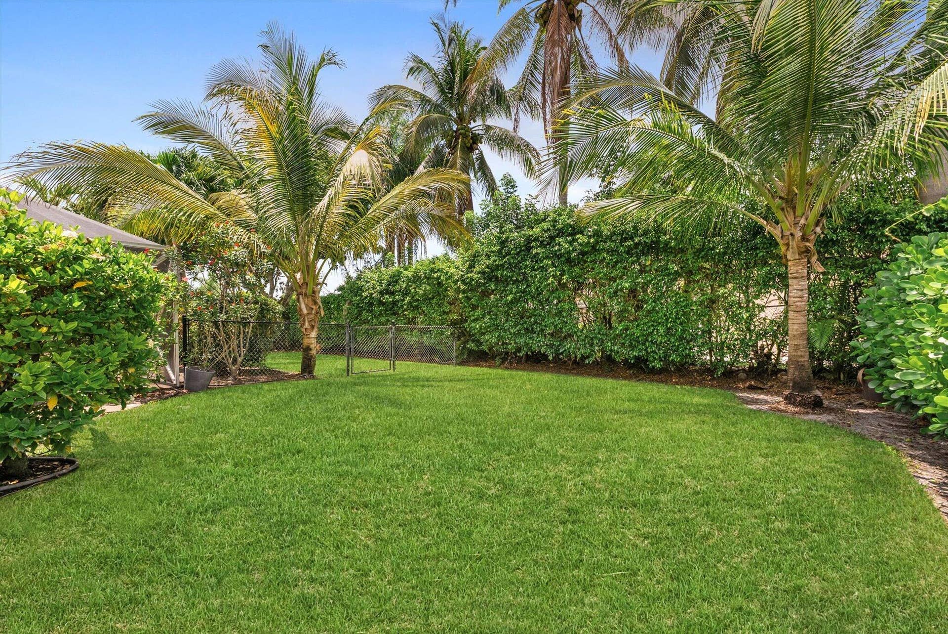10327 NW 50th Street, Coral Springs, FL 33076 42-42