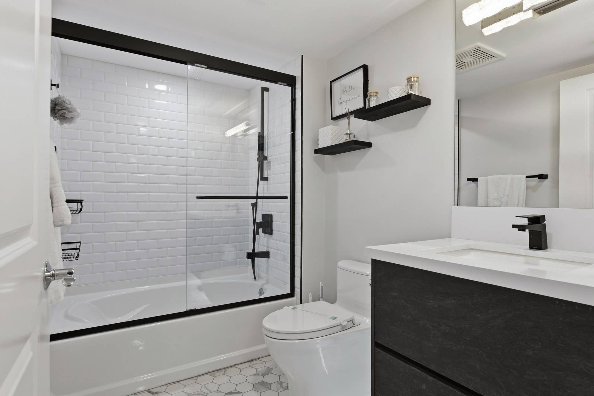 600 W Las Olas Boulevard, #1808s, Fort Lauderdale, FL 33312 039-044-610 W Las Olas Blvd-4200x2804