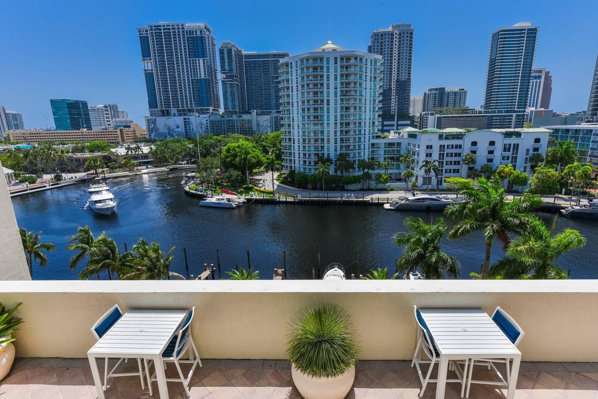 600 W Las Olas Boulevard, #1808s, Fort Lauderdale, FL 33312 Pool View