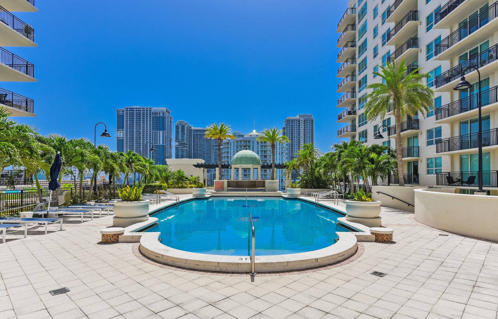 600 W Las Olas Boulevard, #1808s, Fort Lauderdale, FL 33312 Main pool