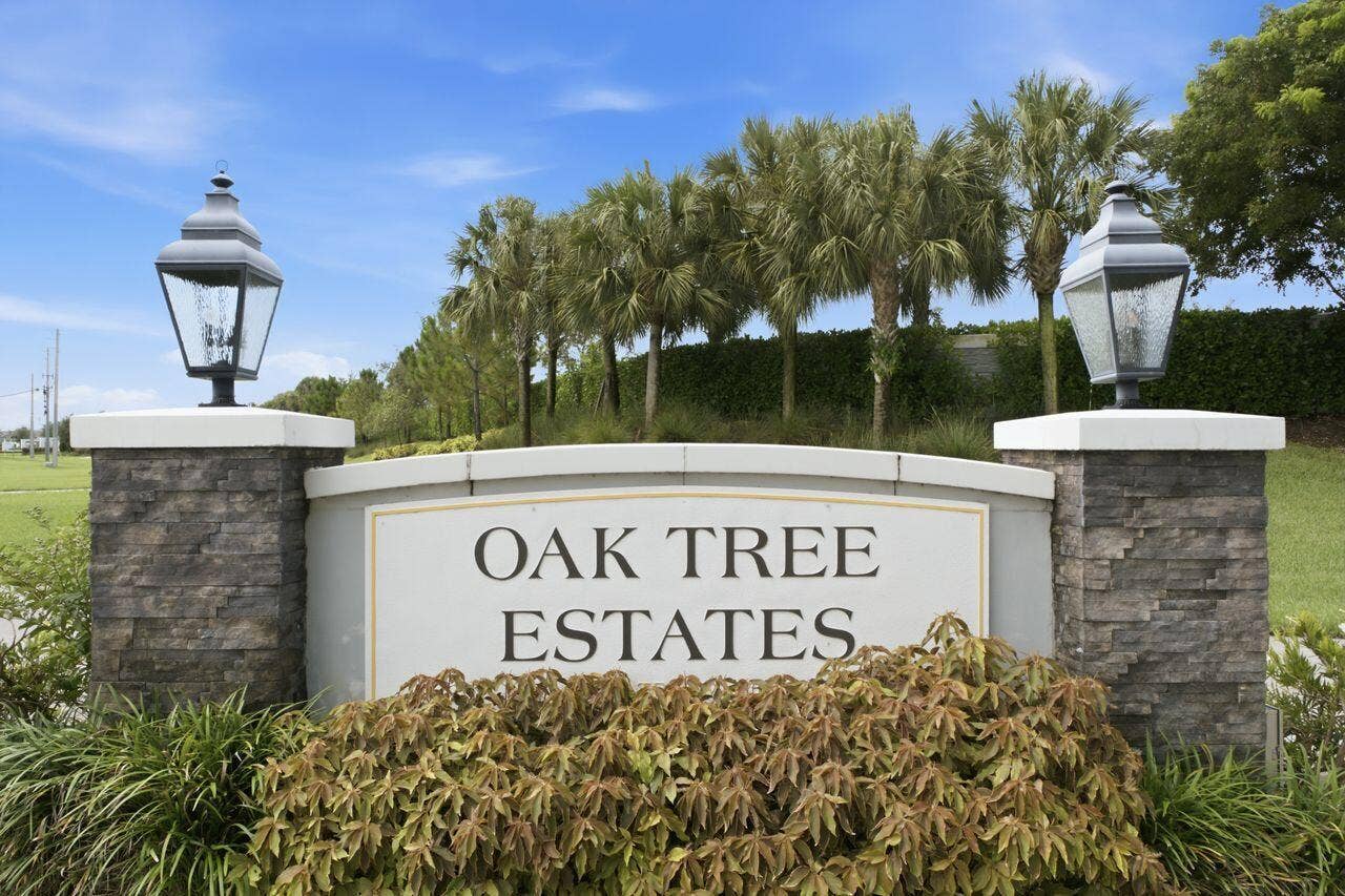2719_Oak_Tree_Ln_048