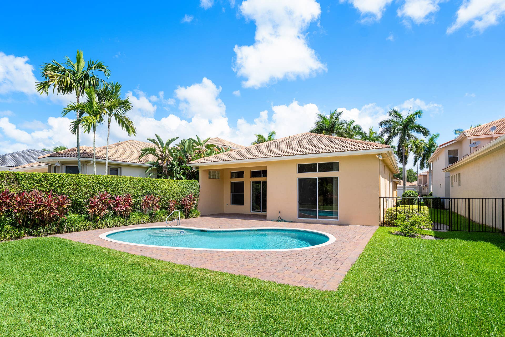 028-8102ValhallaDrive-DelrayBeach-FL-334