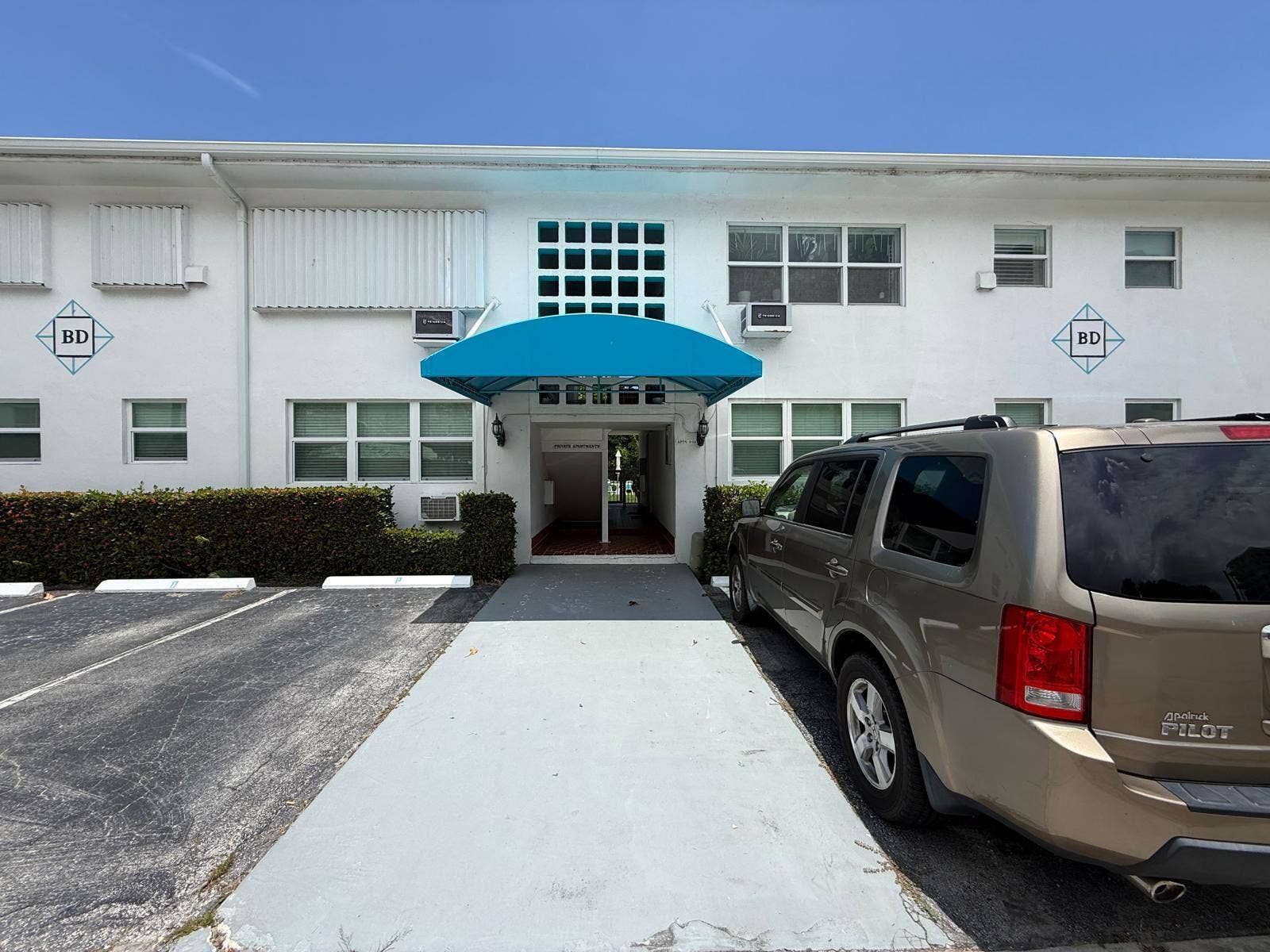 700 Antioch Avenue, #9, Fort Lauderdale, Fort Lauderdale, FL 33304 Front of building