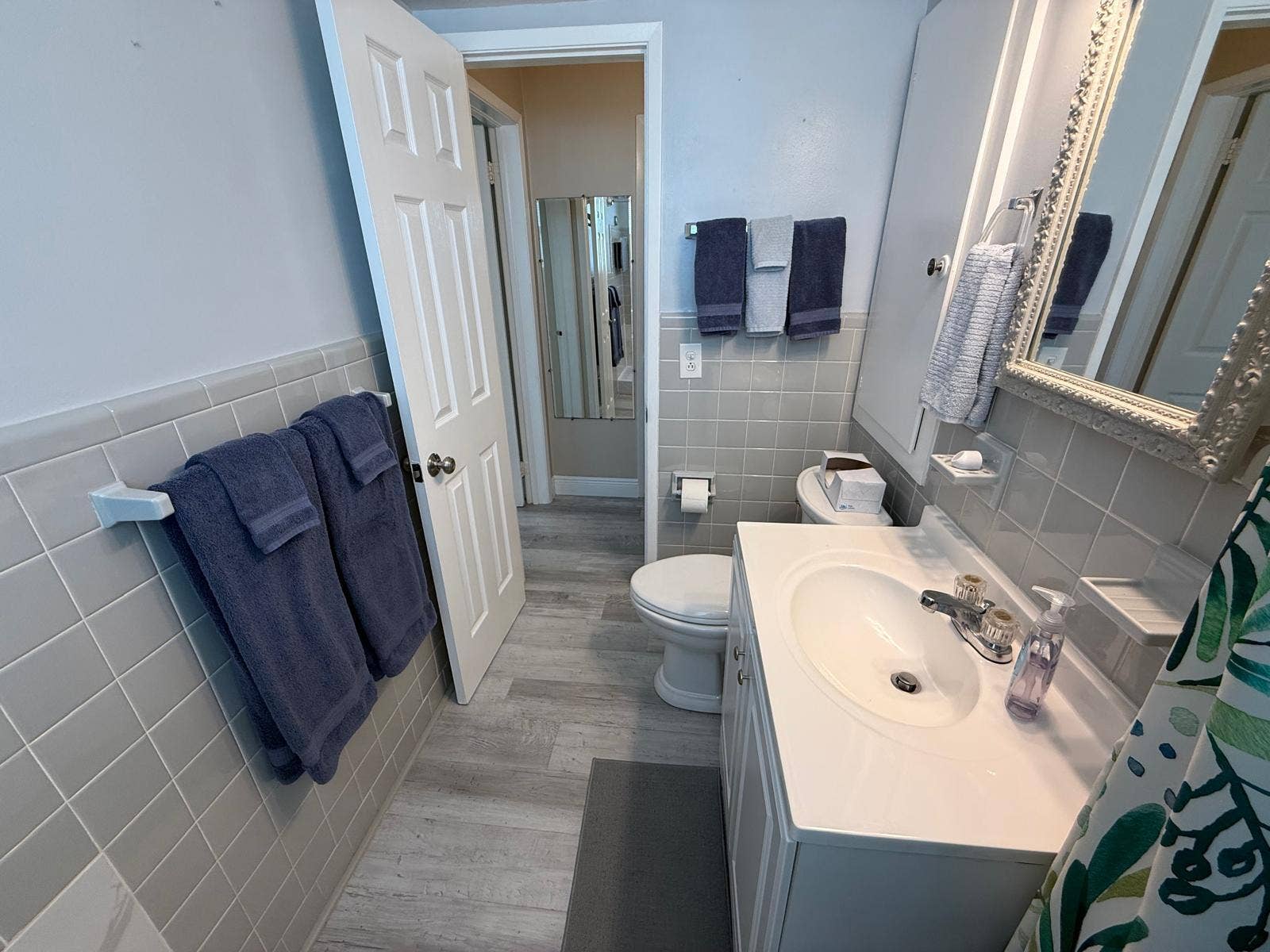 700 Antioch Avenue, #9, Fort Lauderdale, Fort Lauderdale, FL 33304 Bathroom