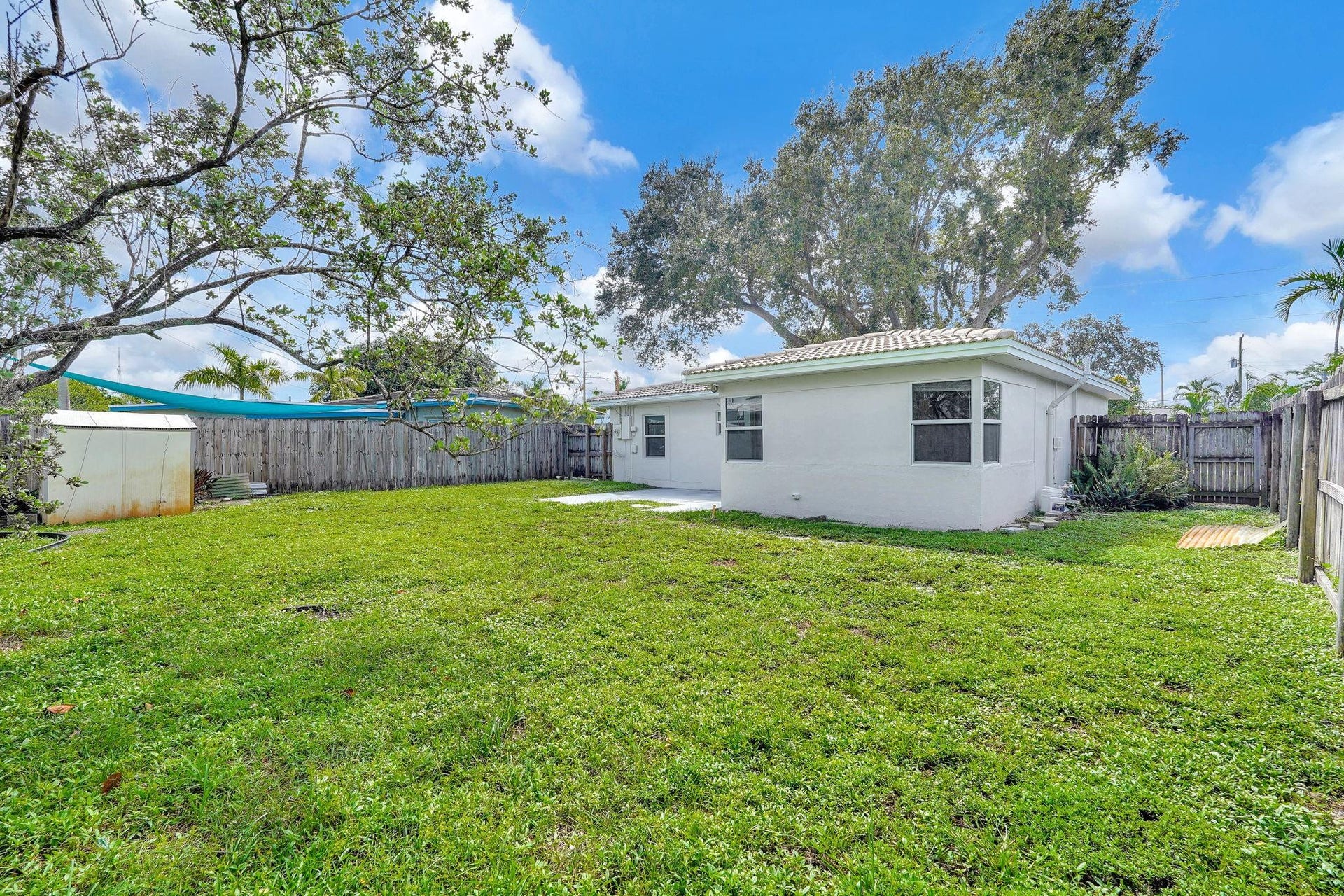 261 NE 45th Street, Oakland Park, FL 33334 Photo 9
