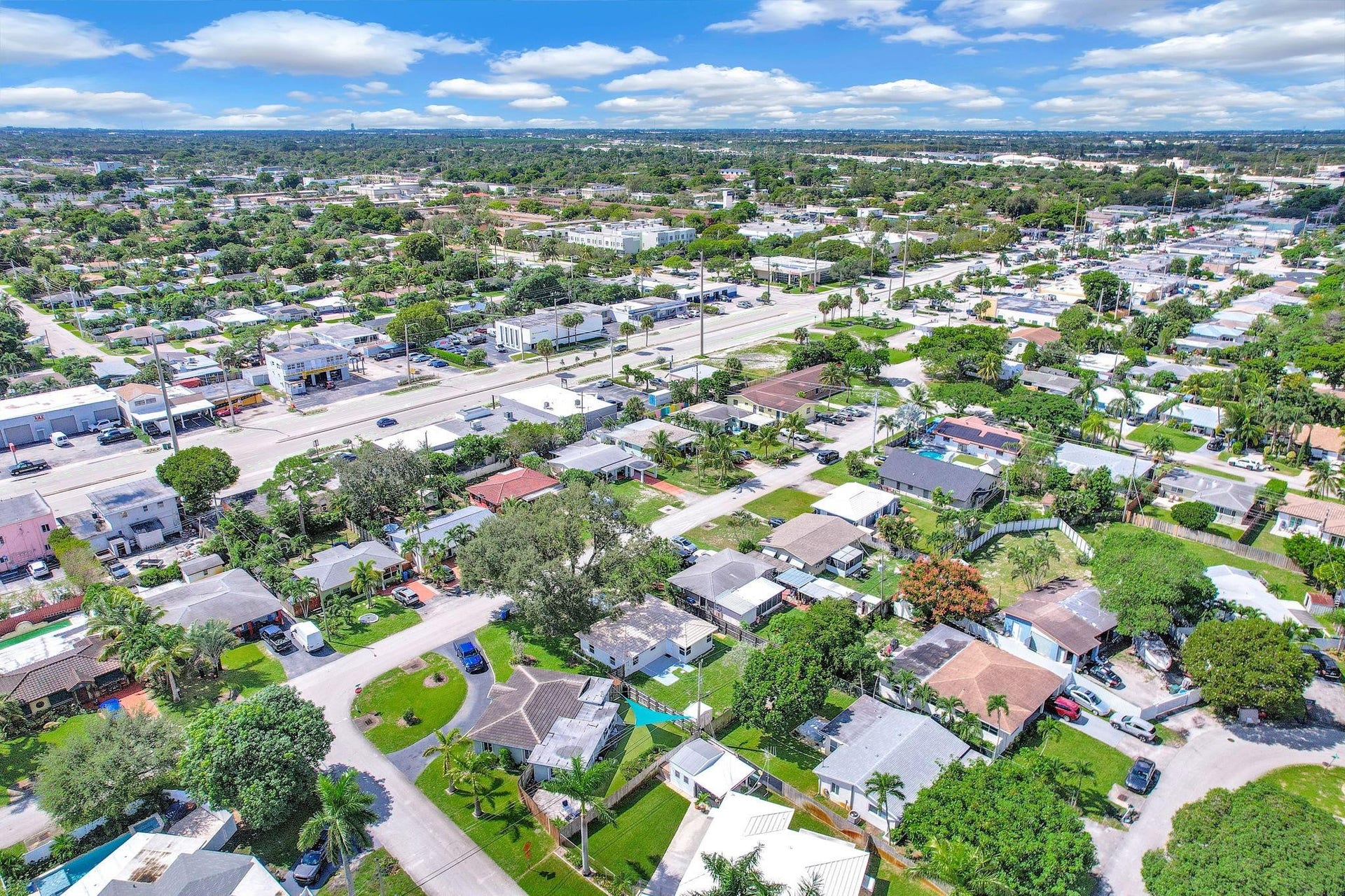 261 NE 45th Street, Oakland Park, FL 33334 Photo 2