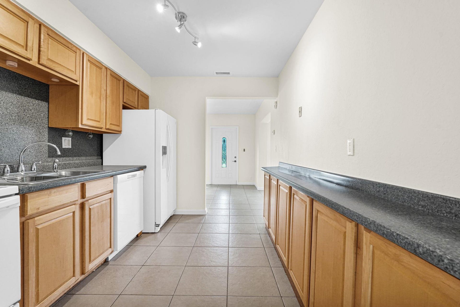 261 NE 45th Street, Oakland Park, FL 33334 Photo 32