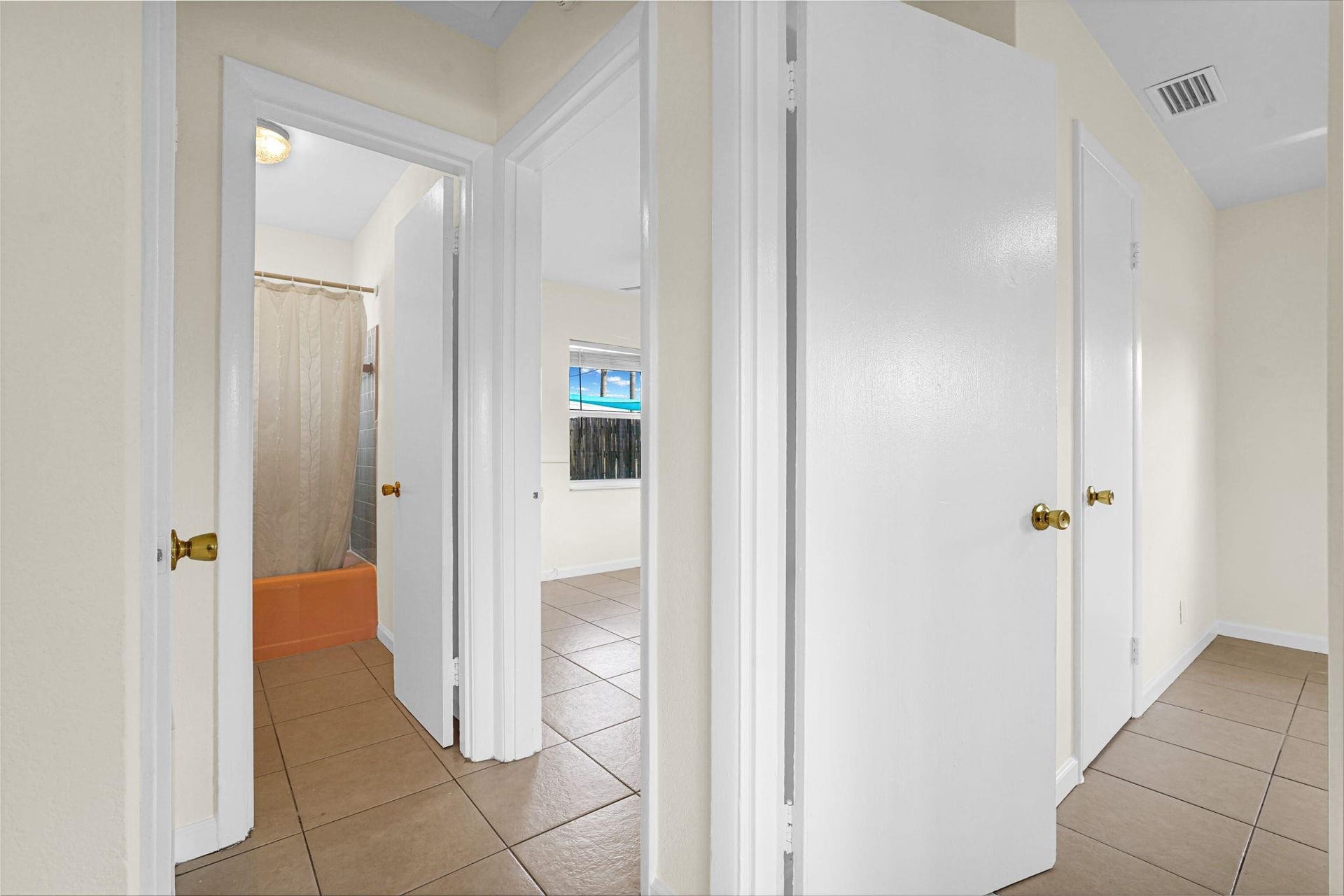 261 NE 45th Street, Oakland Park, FL 33334 Photo 45