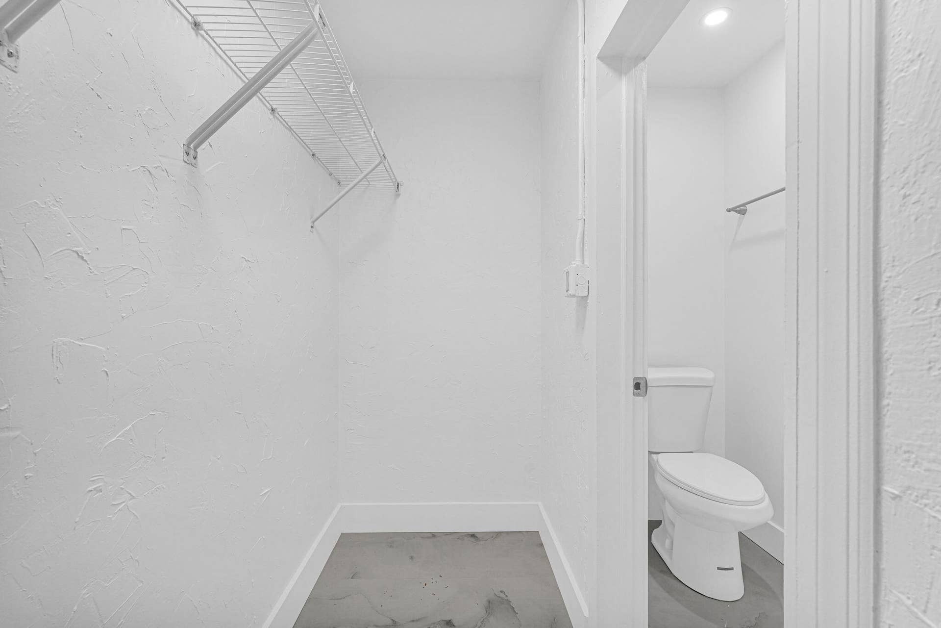 261 NE 45th Street, Oakland Park, FL 33334 72-web-or-mls-Remodeled Primary Bathroom