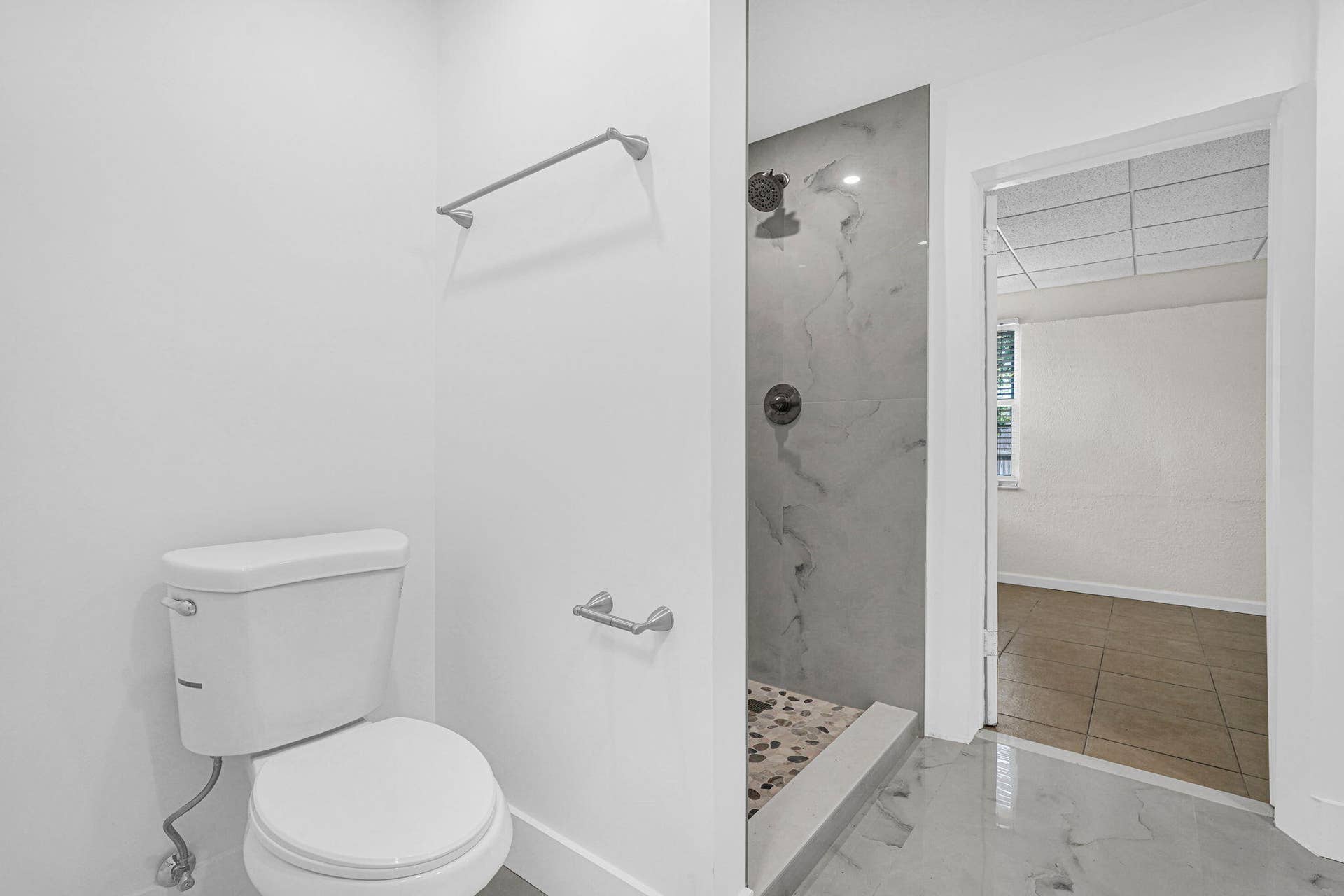 261 NE 45th Street, Oakland Park, FL 33334 75-web-or-mls-Remodeled Primary Bathroom