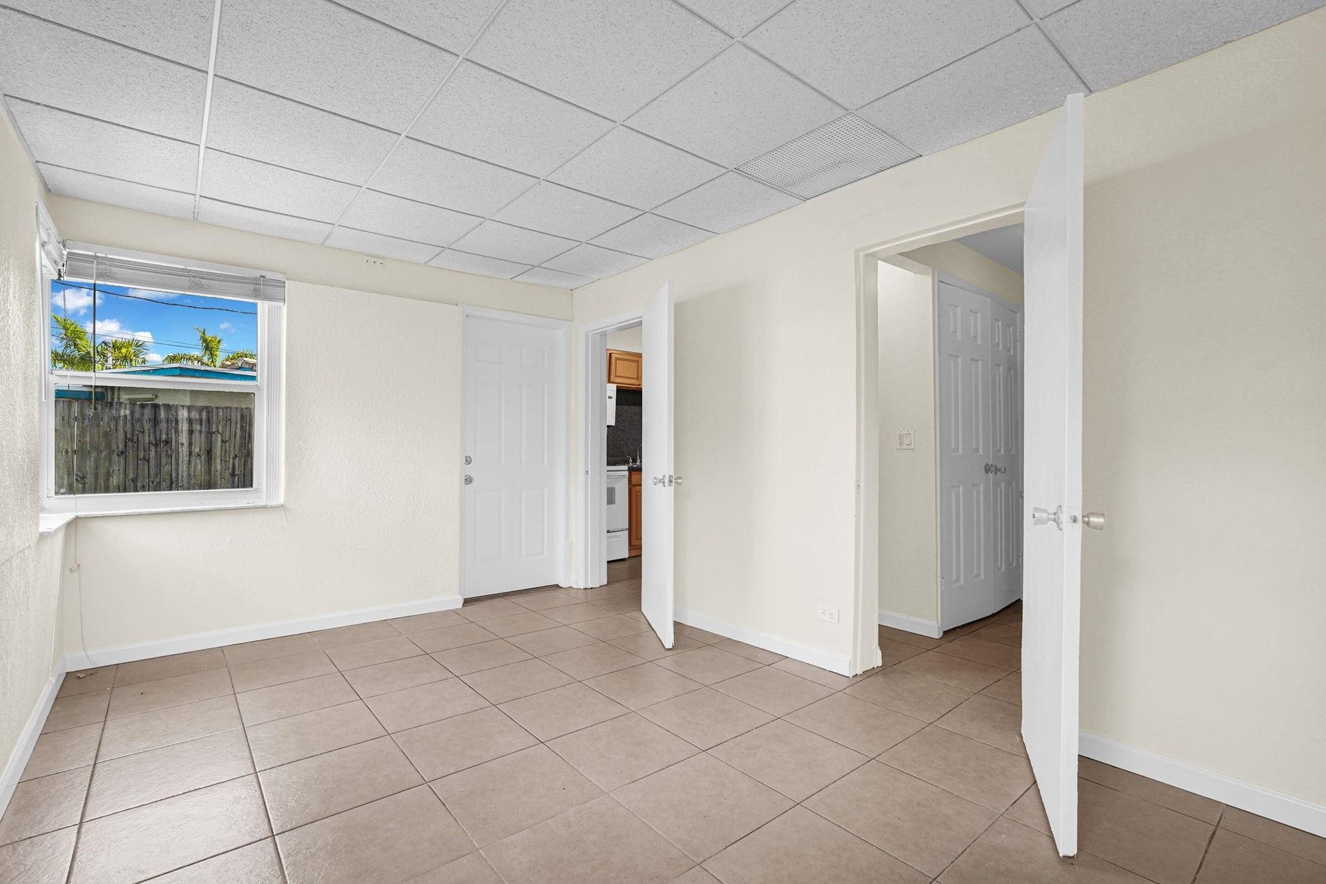 261 NE 45th Street, Oakland Park, FL 33334 Photo 35