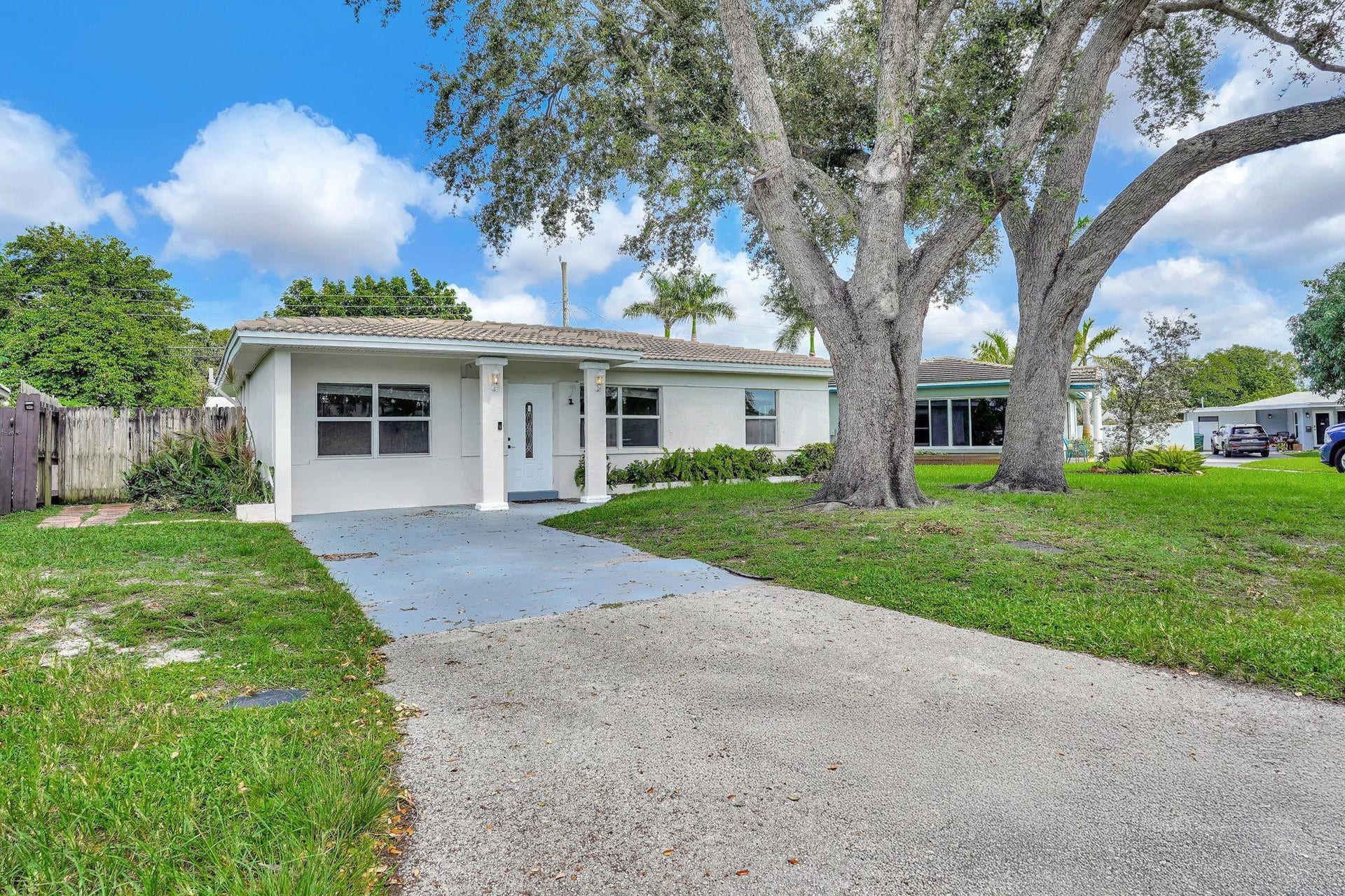 261 NE 45th Street, Oakland Park, FL 33334 Photo 1