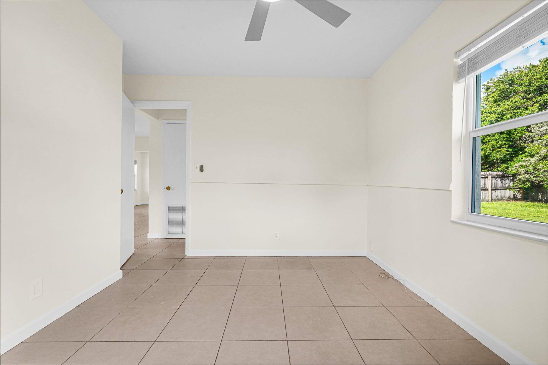 261 NE 45th Street, Oakland Park, FL 33334 Photo 52