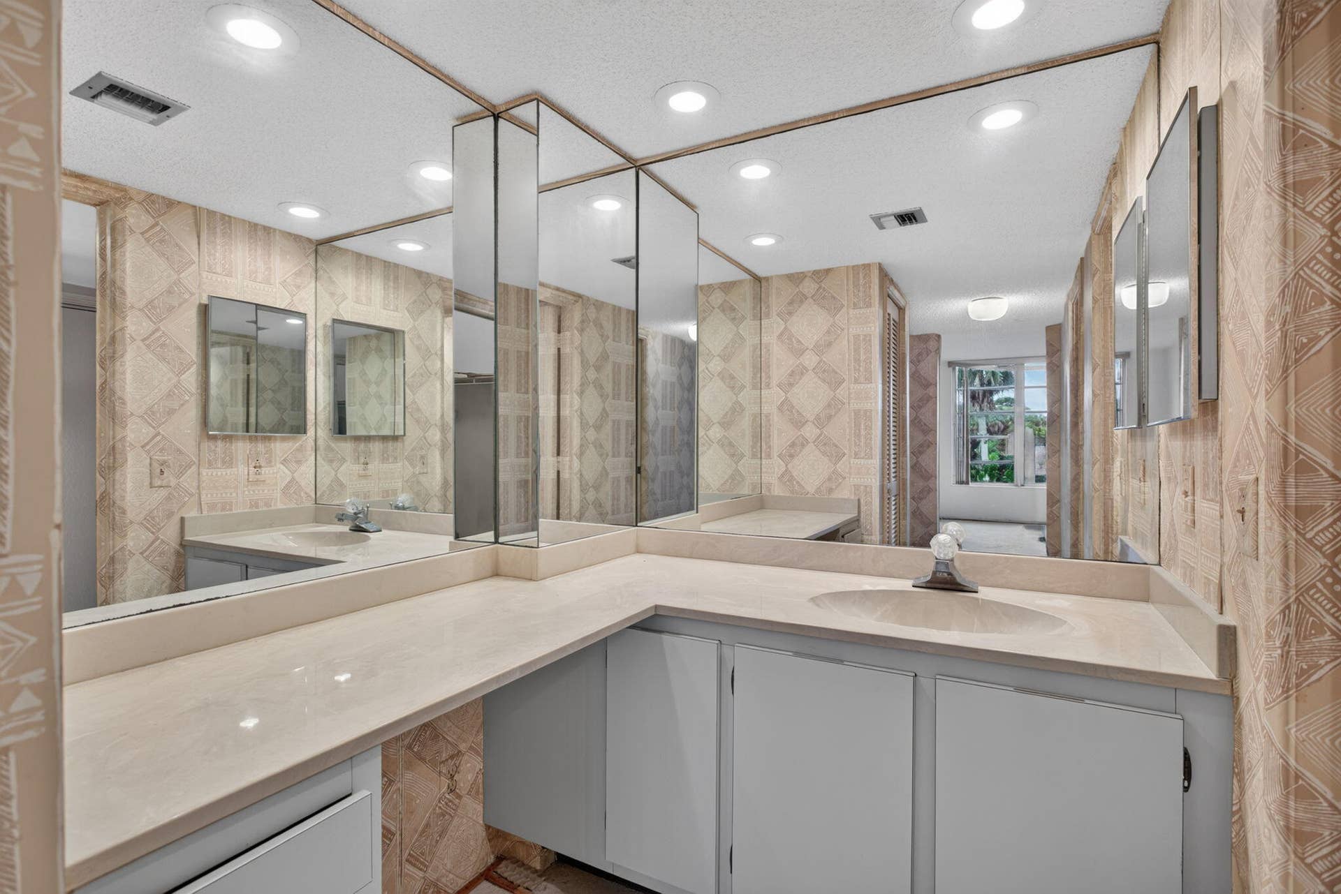 806 Cypress Boulevard, #209, Pompano Beach, FL 33069 33-web-or-mls-806-1646