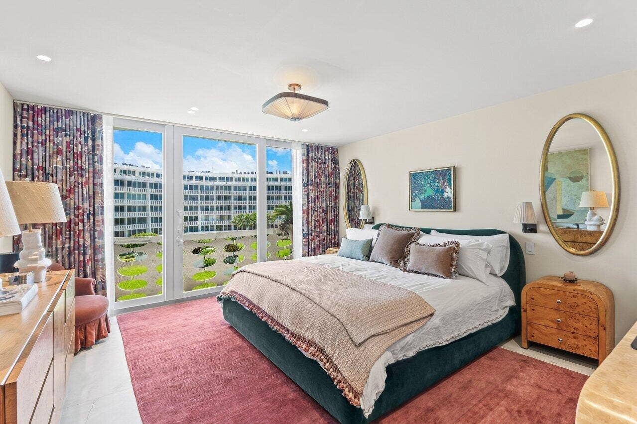 013-100SunriseAvenue-418-PalmBeach-FL-33
