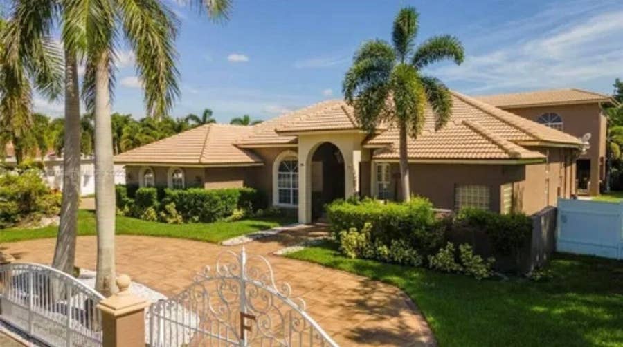 Property photo for 423 NE 3rd Street, Pompano Beach, FL