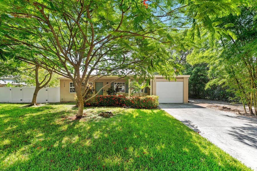 Property photo for 1638 NE 3rd Avenue, Delray Beach, FL