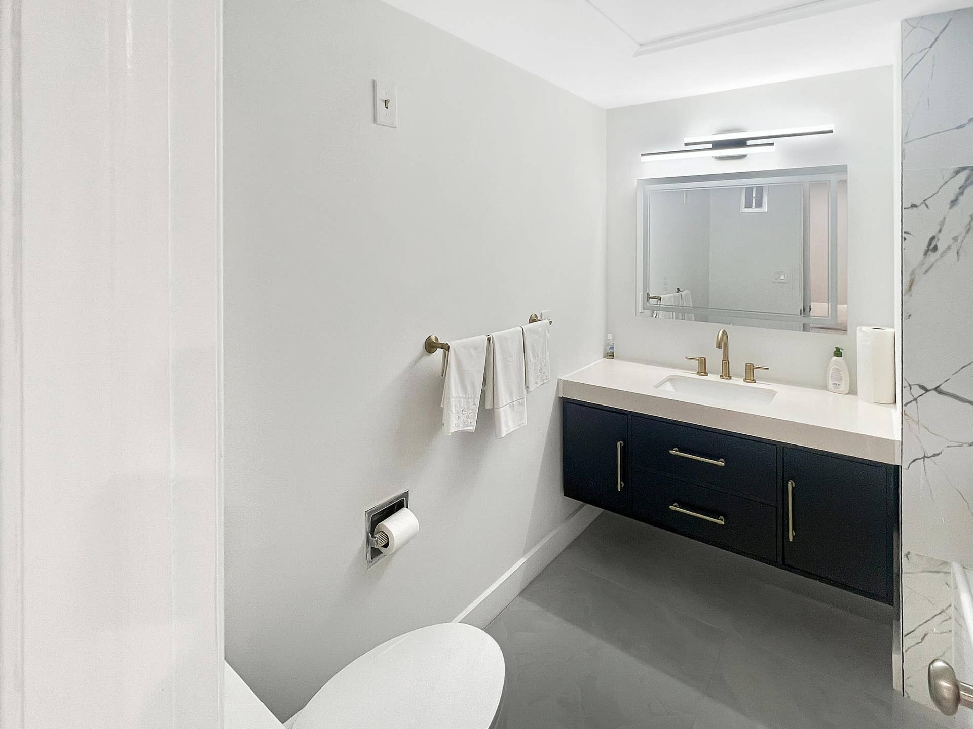 Sleek design bathroom