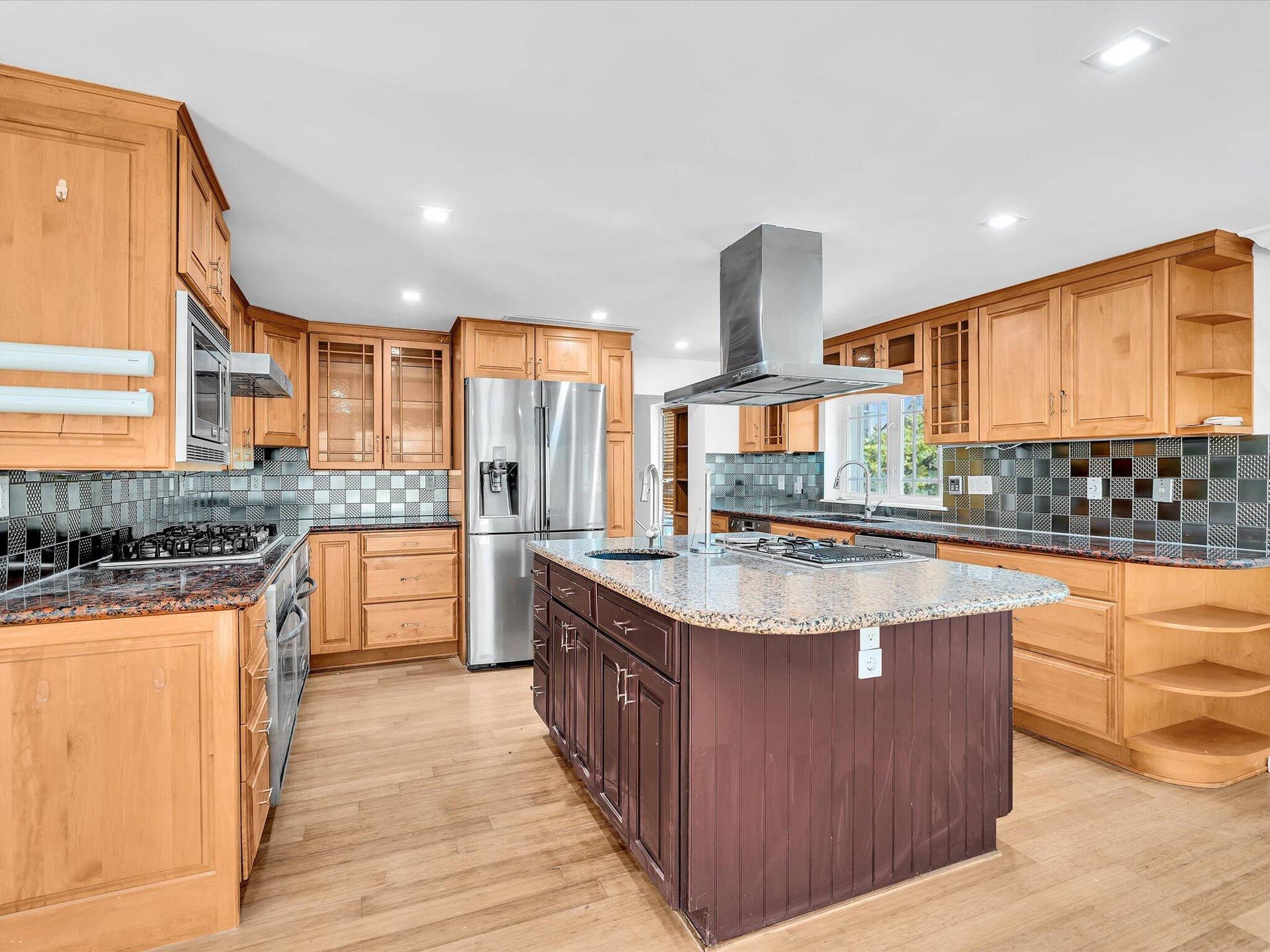 518 N Riverside Drive, Pompano Beach, FL 33062 Kitchen